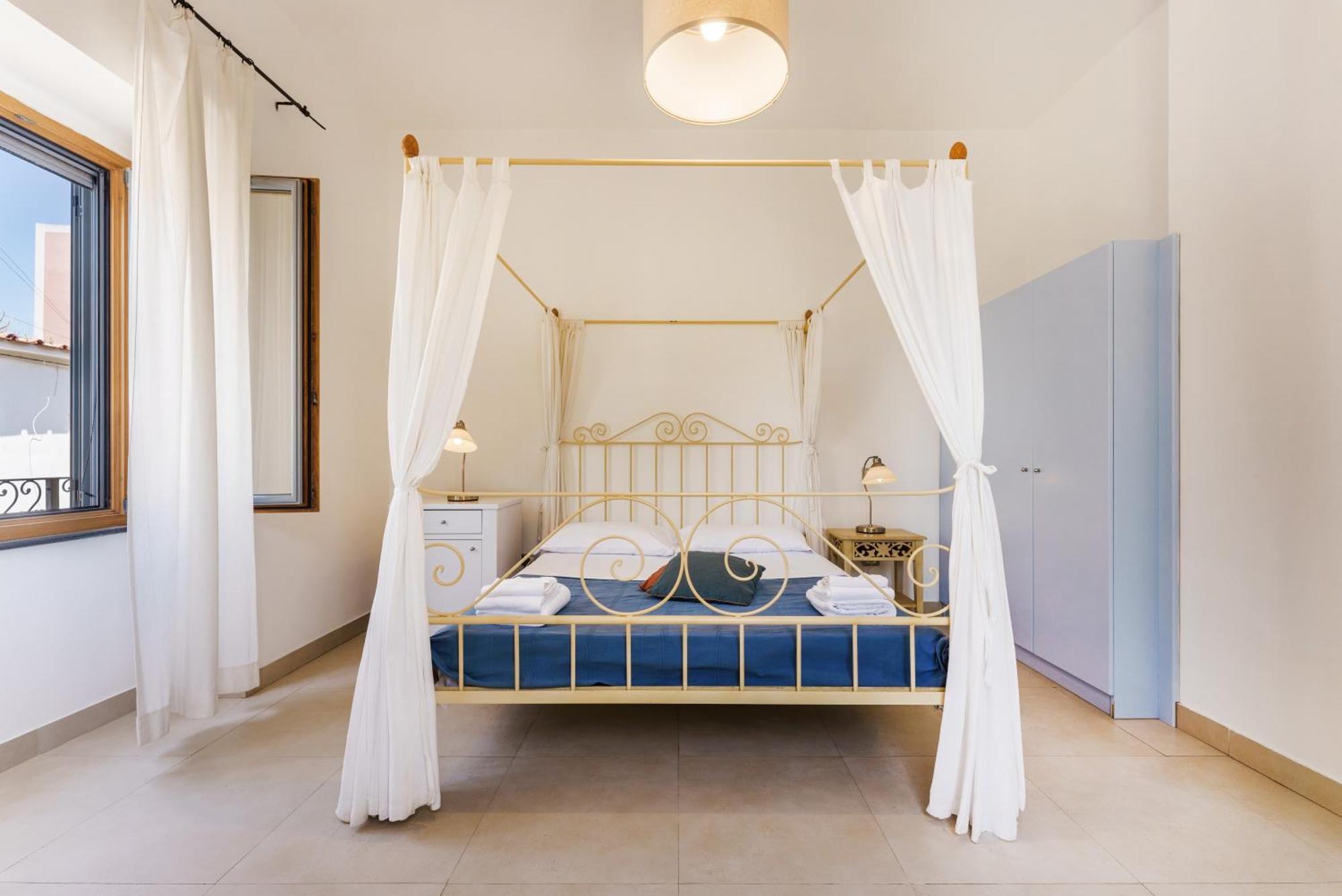 Double Room,1555656319:JPEG