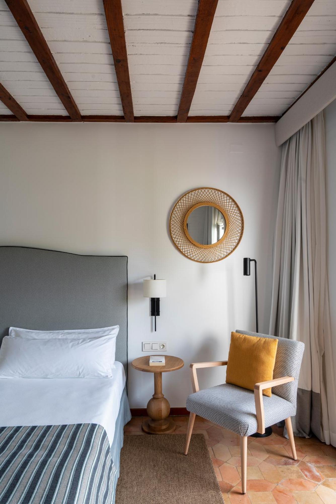 Double Room,1555873450:JPEG