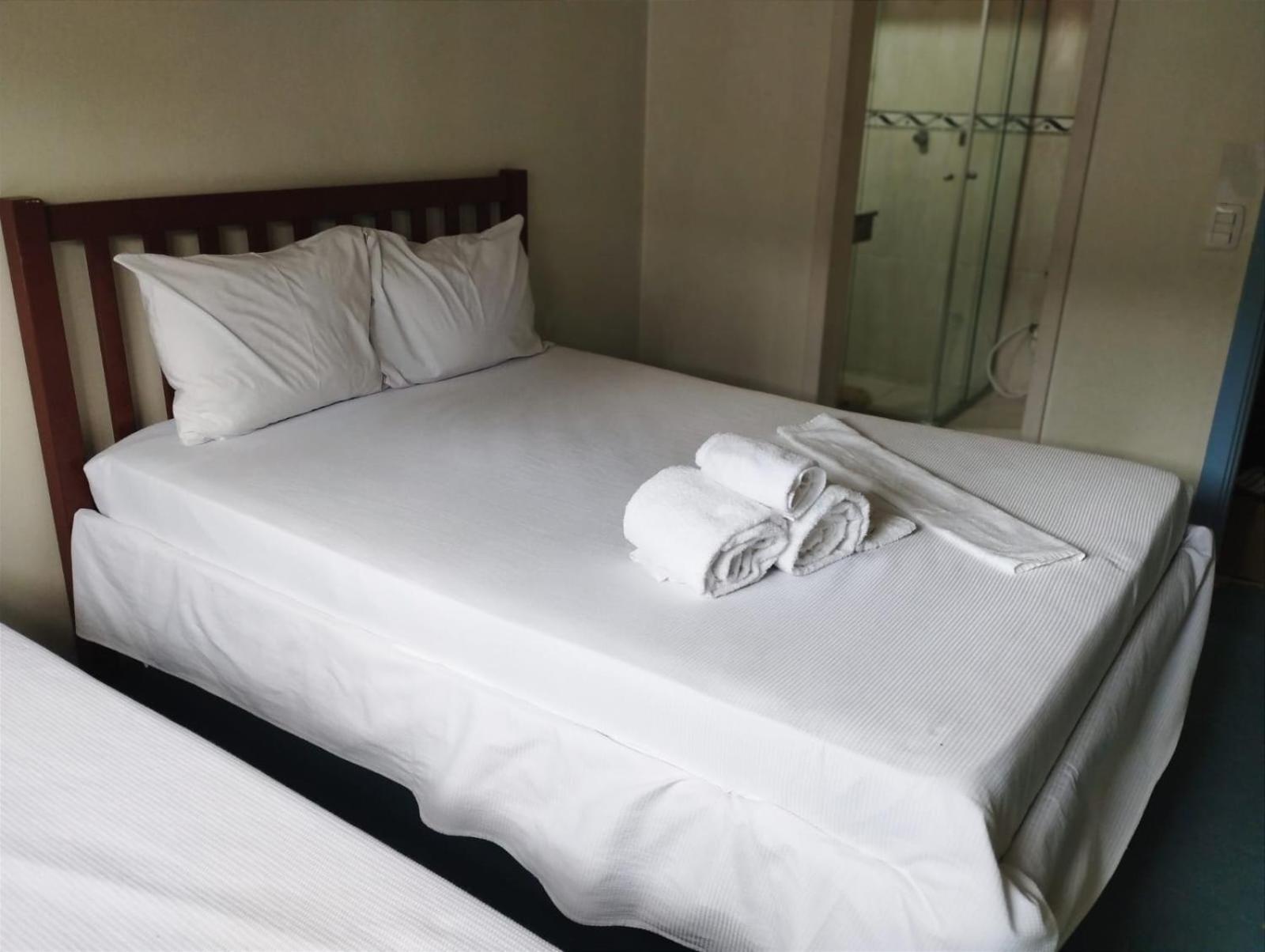 Quarto Pequeno com Cama de Casal ou 2 de Solteiro