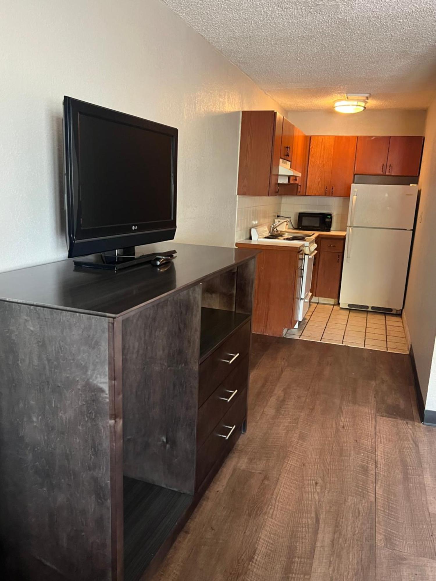 One-Bedroom King Suite, Non-Smoking