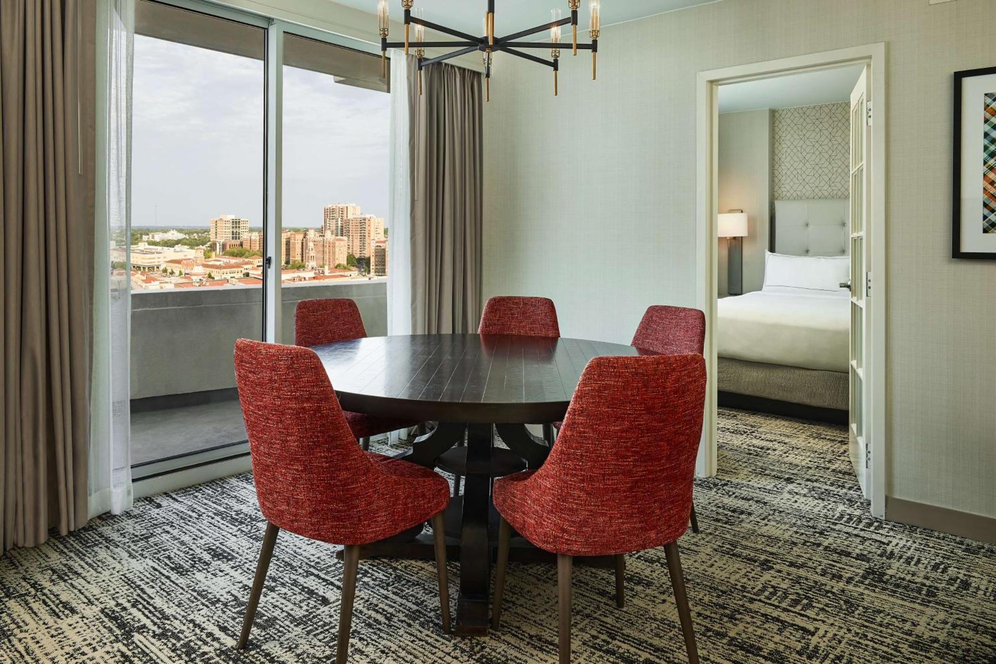Presidential King Suite with Plaza View,1706558311:JPEG