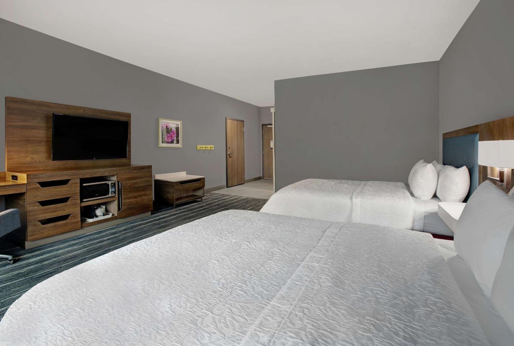 Queen Room with Two Queen Beds - Hearing Access/Non-Smoking