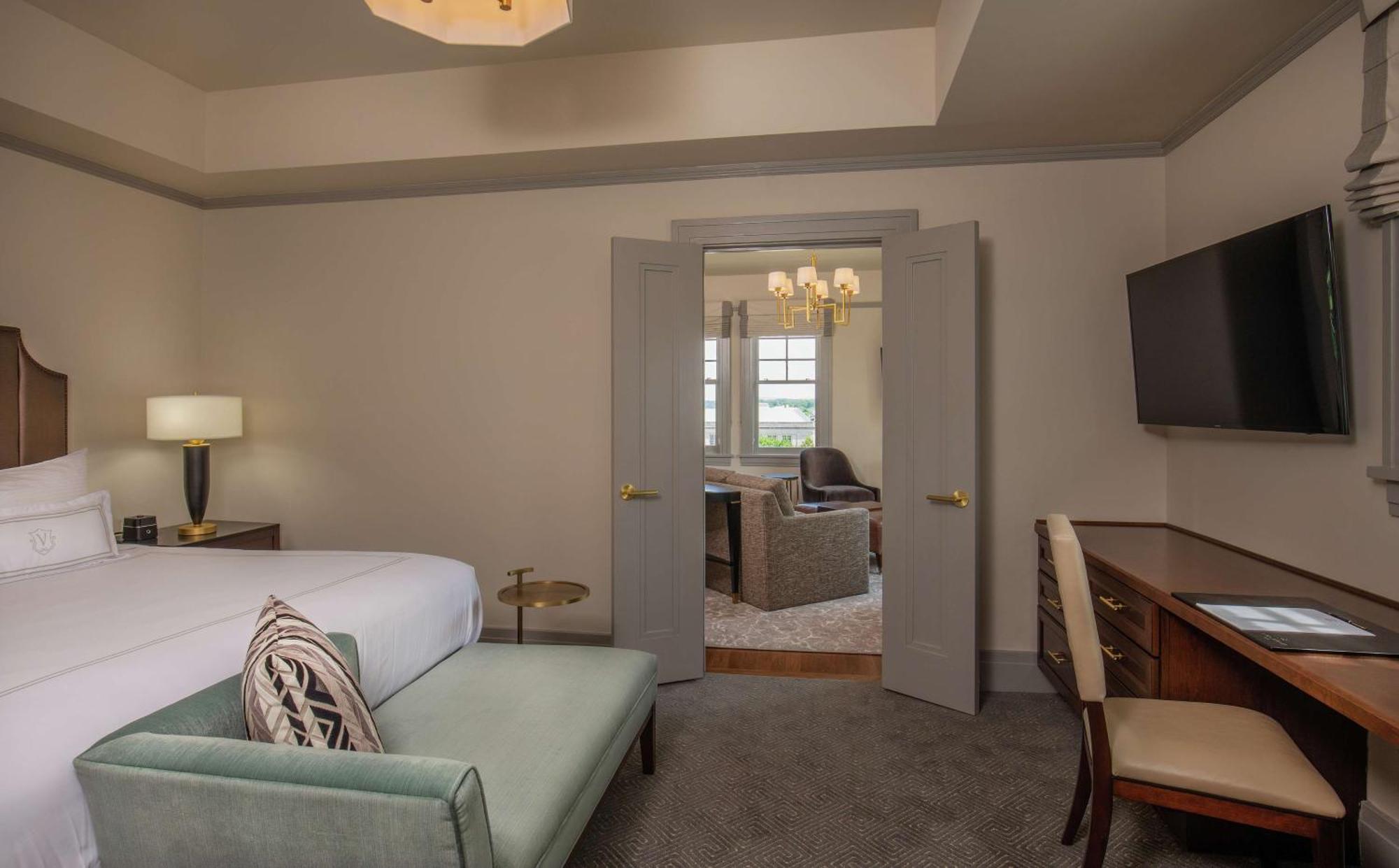 One-Bedroom King Suite