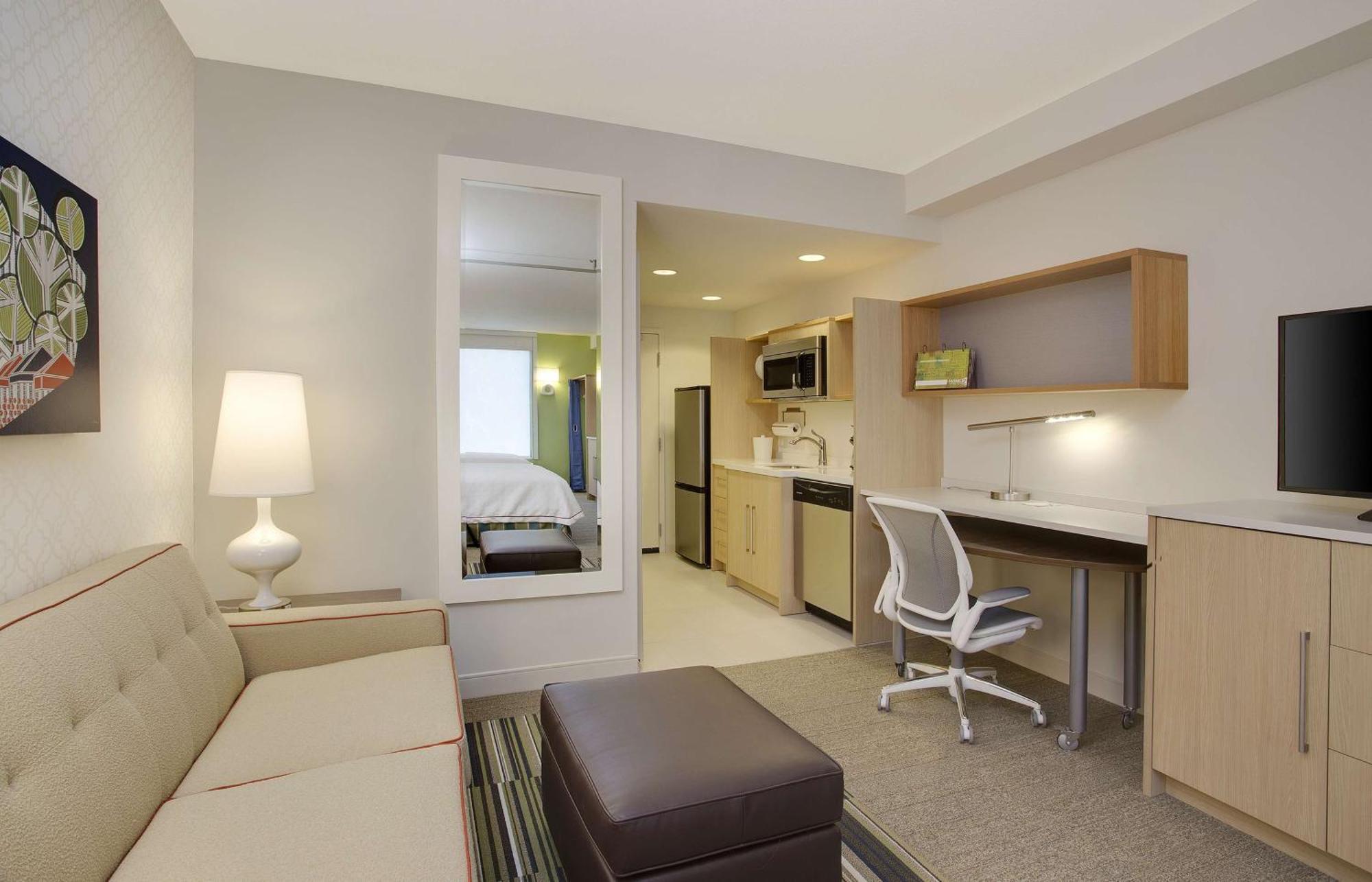 Queen Studio with Two Queen Beds - Non-Smoking