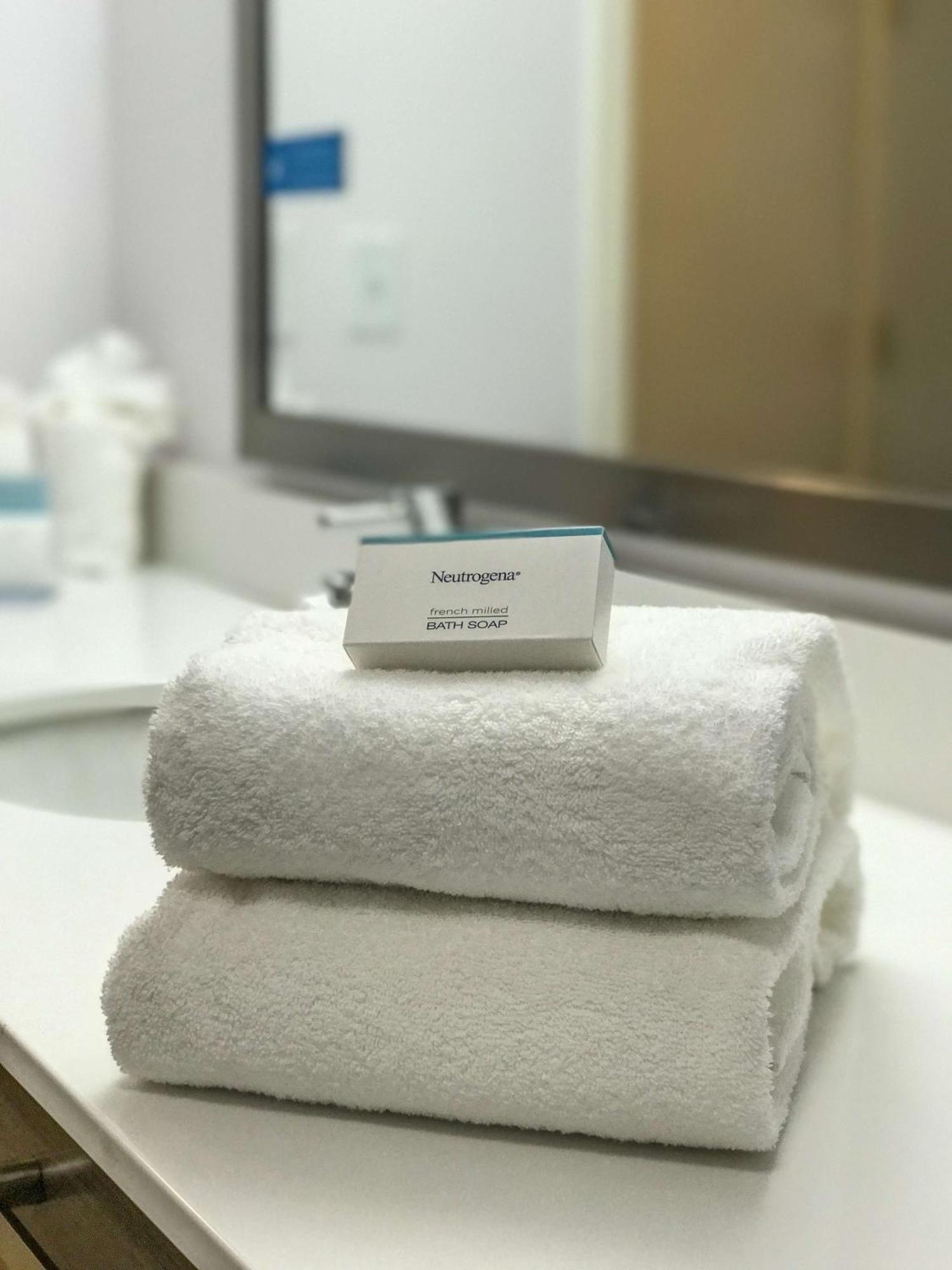 King Room with Sofa Bed and Study - Non-Smoking