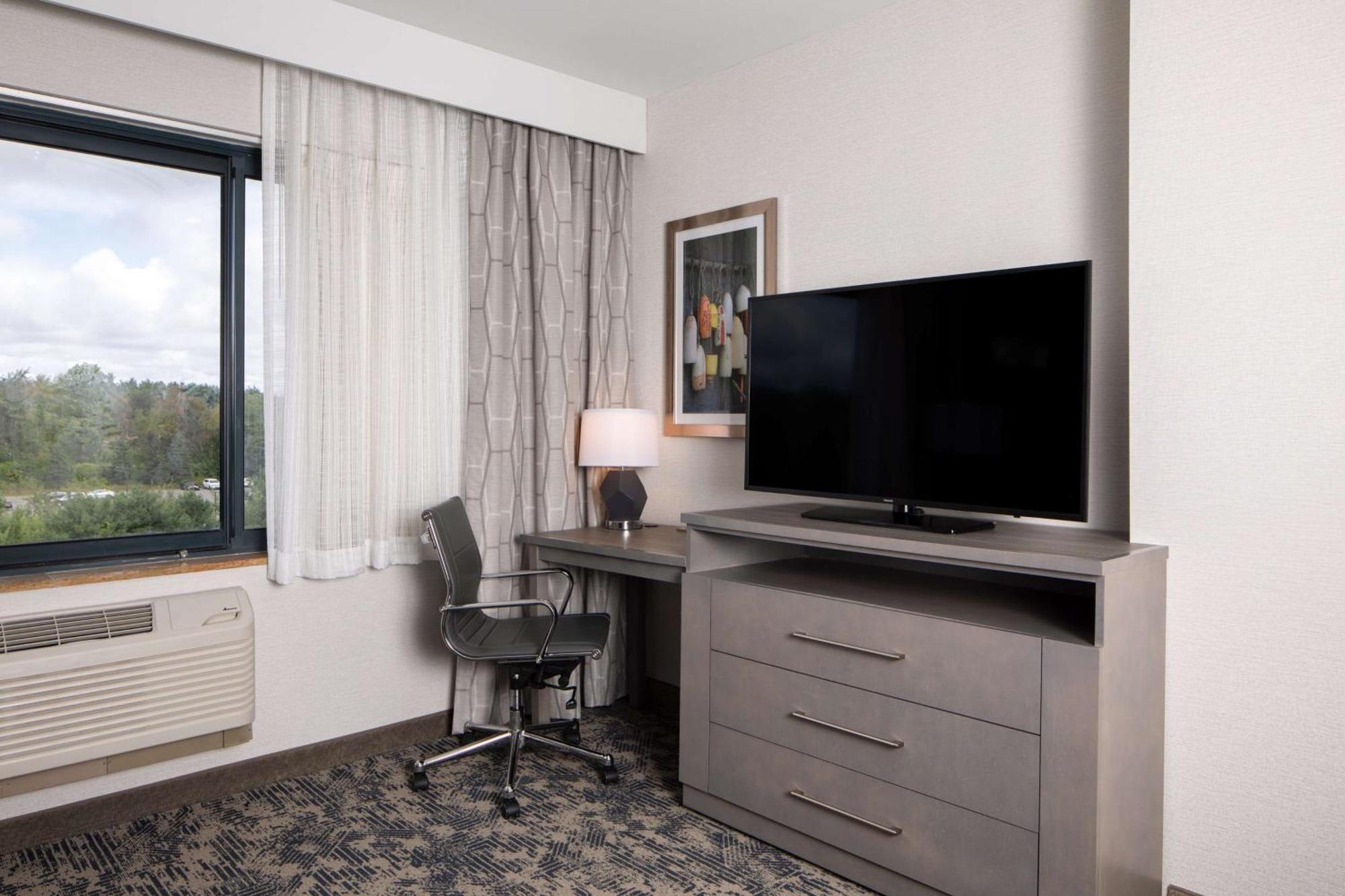 Premium Queen Suite with Two Queen Beds - Non-Smoking,1557448843:JPEG