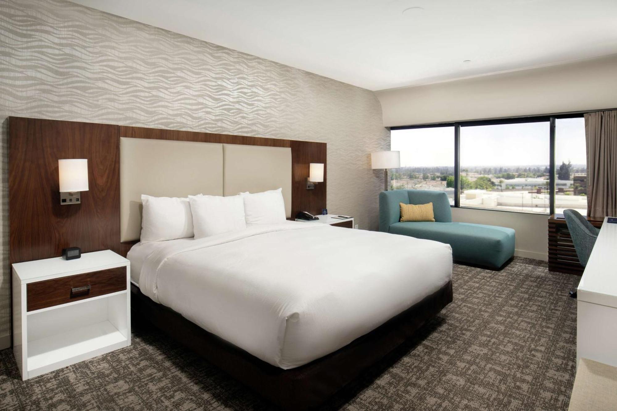 King Room,1557465520:JPEG