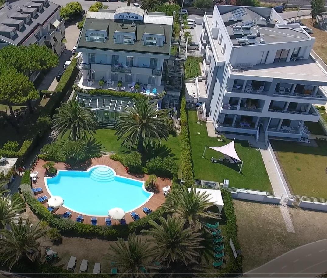 Appartamento con 3 Camere da Letto e Vista Mare