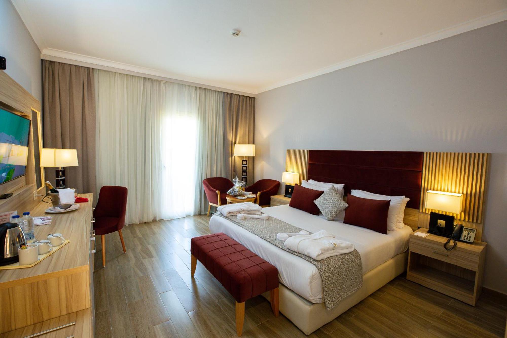 Chambre Premium avec Vue sur la Piscine