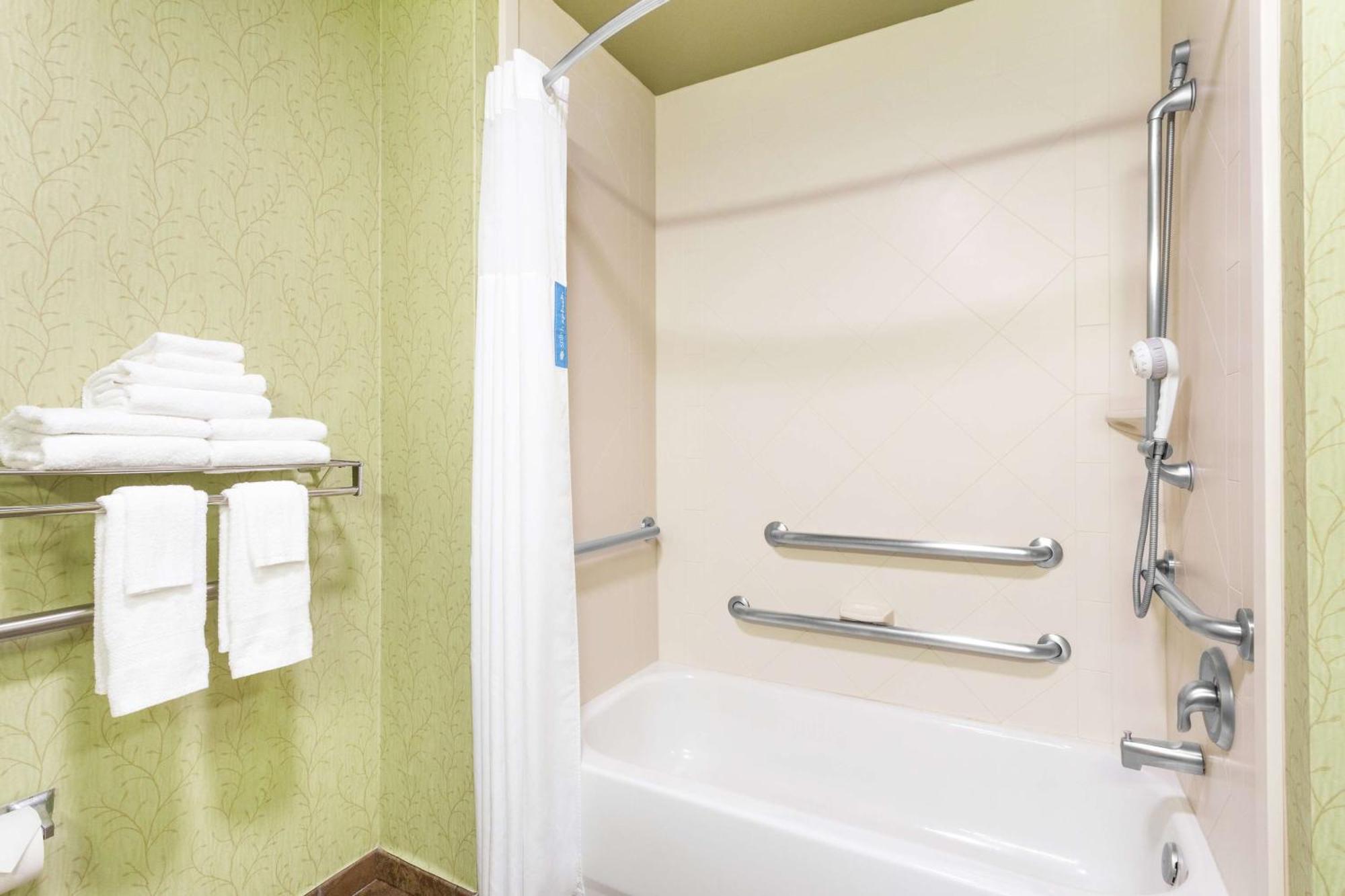Queen Room with Two Queen Beds - Disability Access