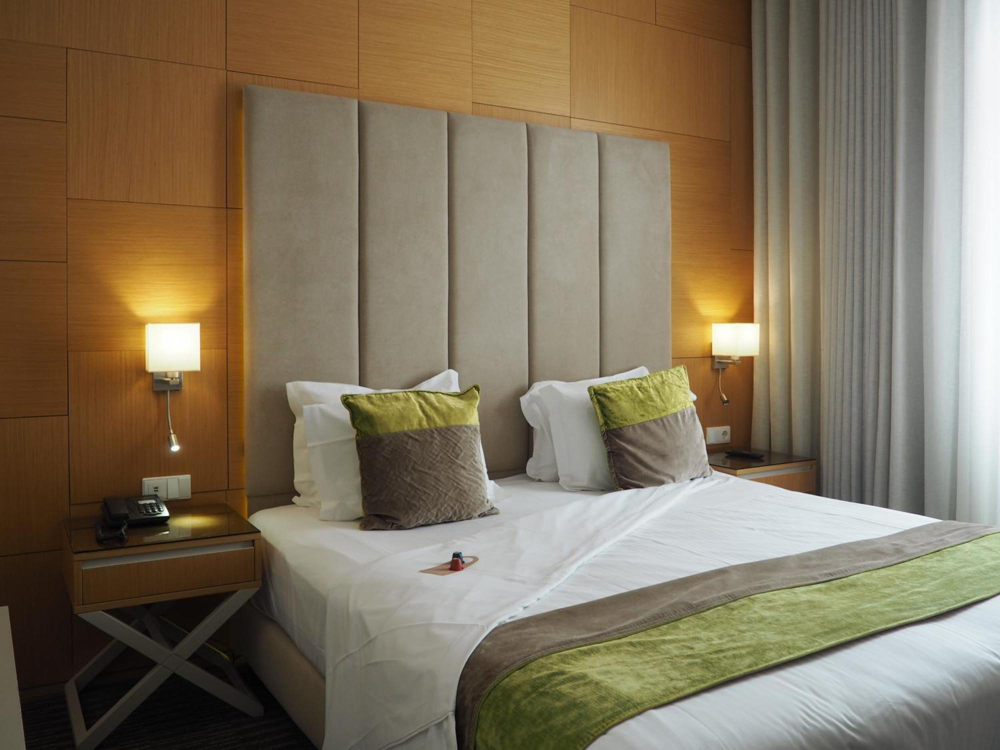 Double or Twin Room Disability Access,1559632024:JPEG