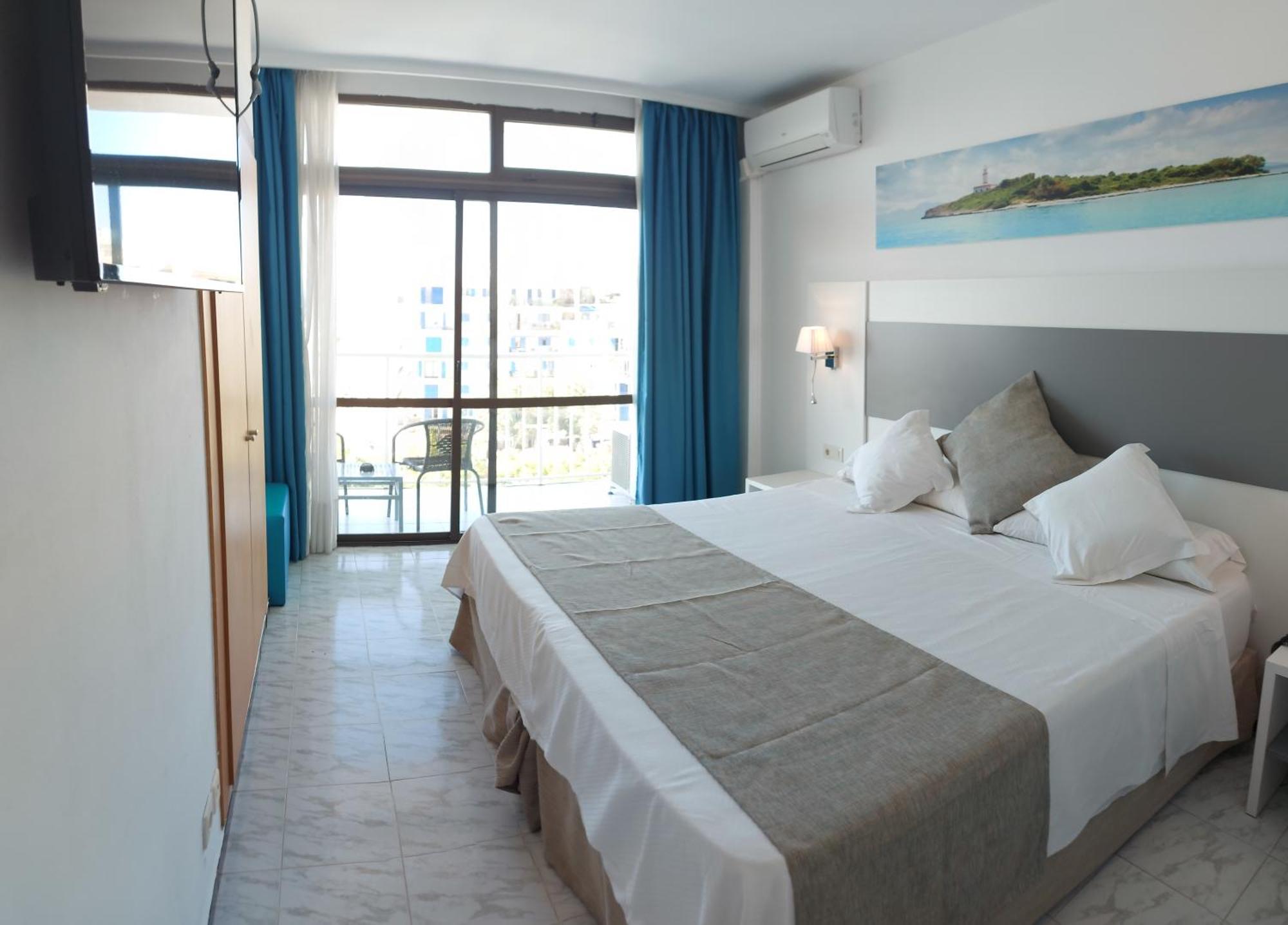 Großes Premium Zweibettzimmer (2 Erwachsene + 1 Kind bis 14 Jahre)