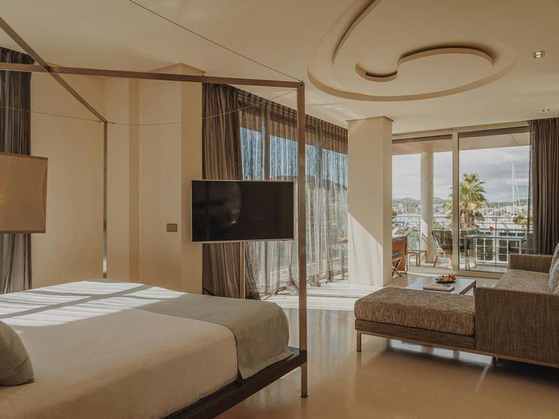 Hoeksuite met Groot Terras & Toegang tot de SPA
