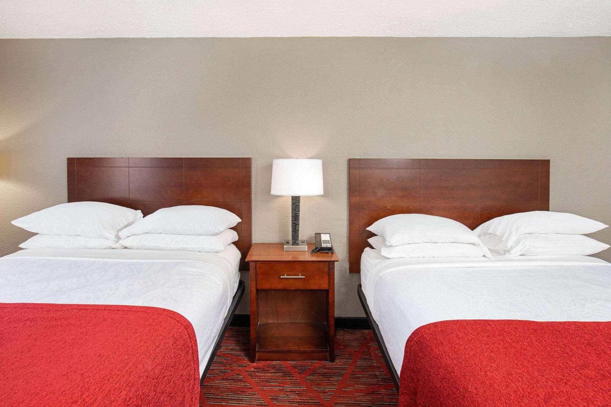 Queen Room with Two Queen Beds - Mobility Access/Non-Smoking