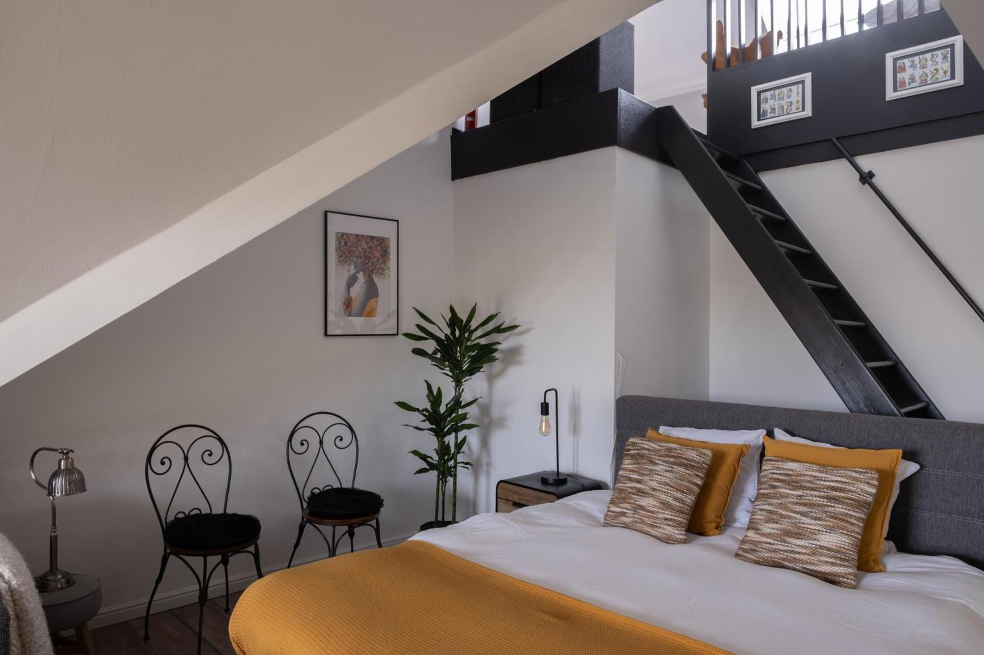 Suite Balcony,1565572672:JPEG