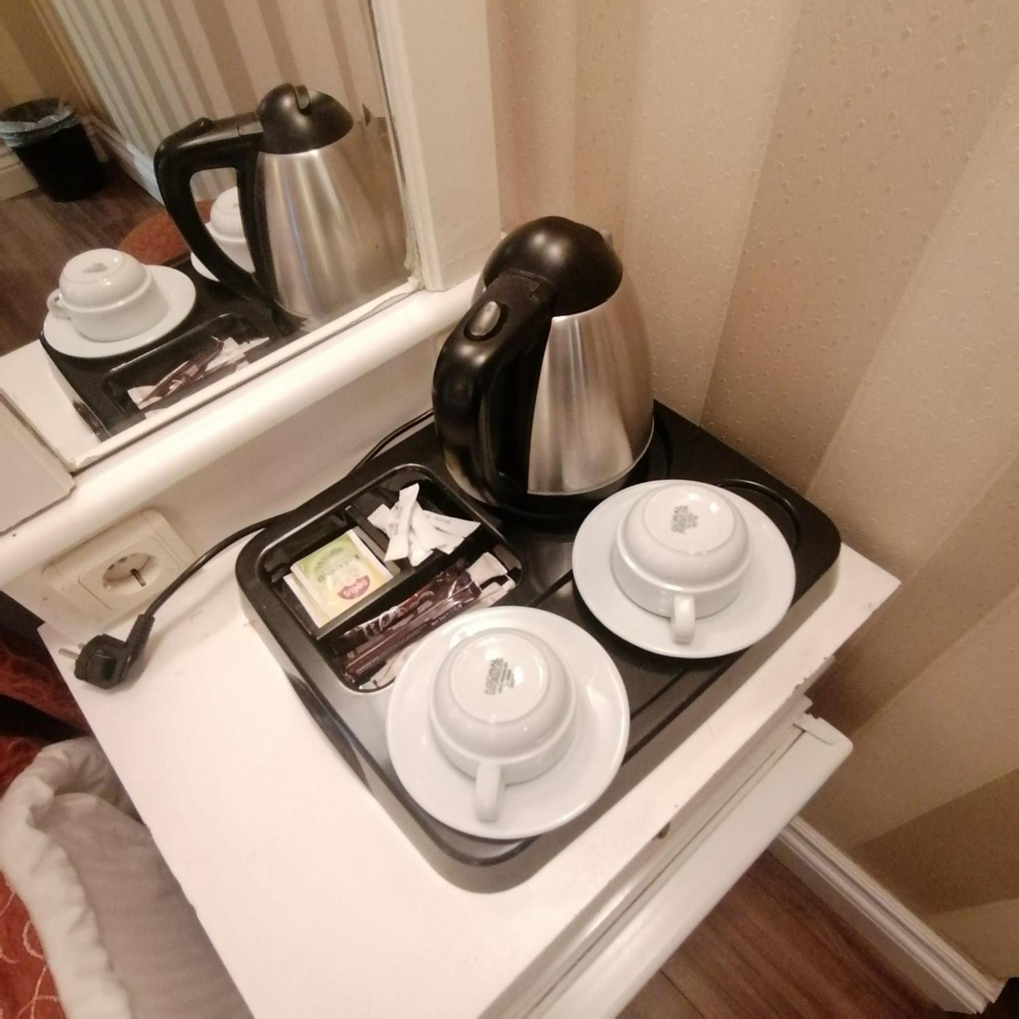 Connecting Family Room,1566912507:JPEG