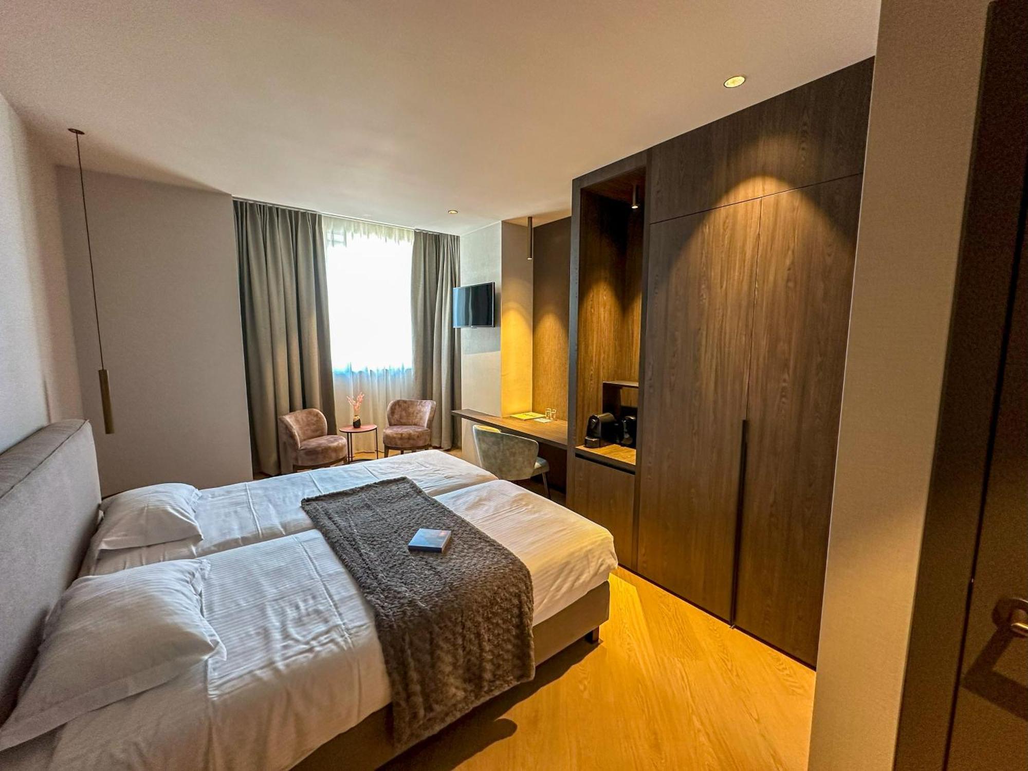 Standard Twin Room,1567082243:JPEG