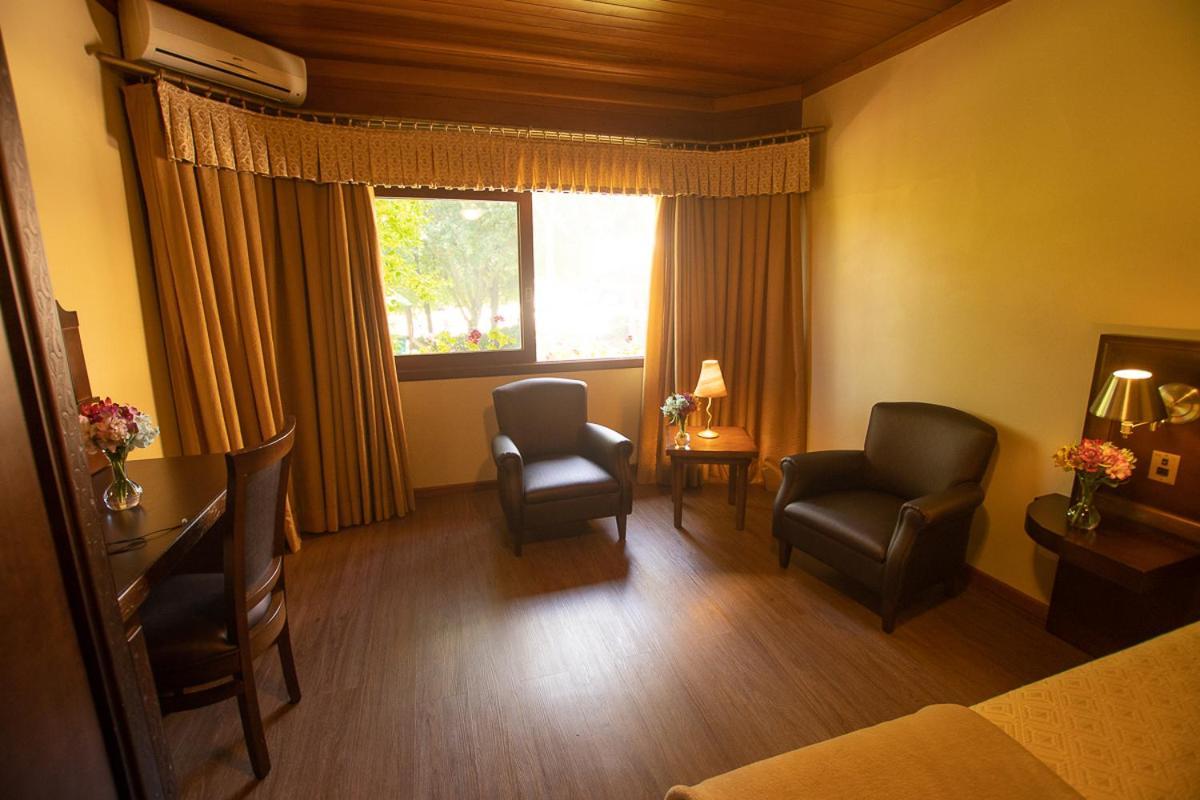Quarto Duplo ou Twin Deluxe com Banheira de Hidromassagem