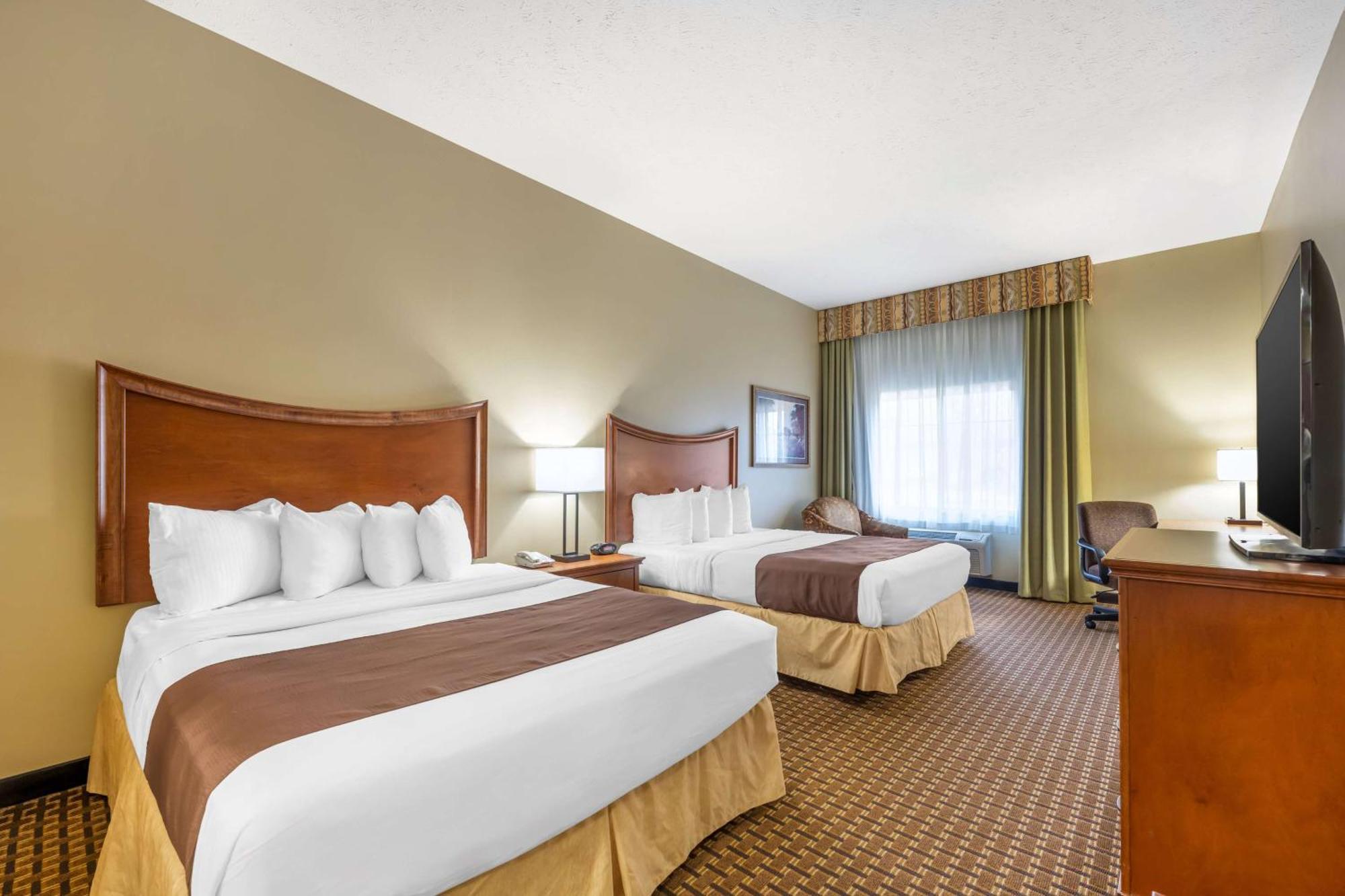 Queen Room with Two Queen Beds - Non-Smoking