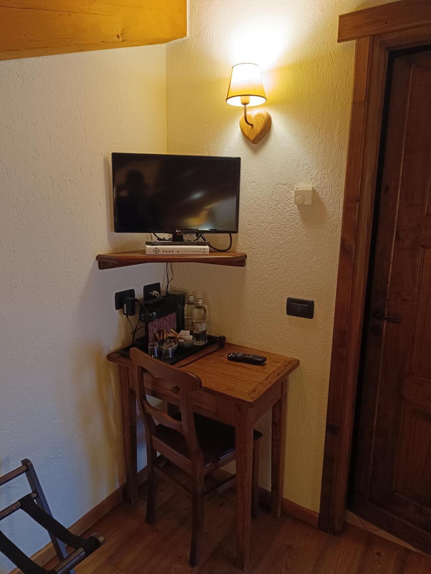 Camera Matrimoniale/Doppia con Letti Singoli con Balcone