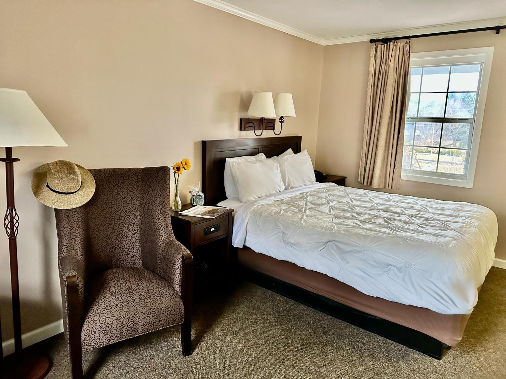 Queen Room,1578407153:JPEG