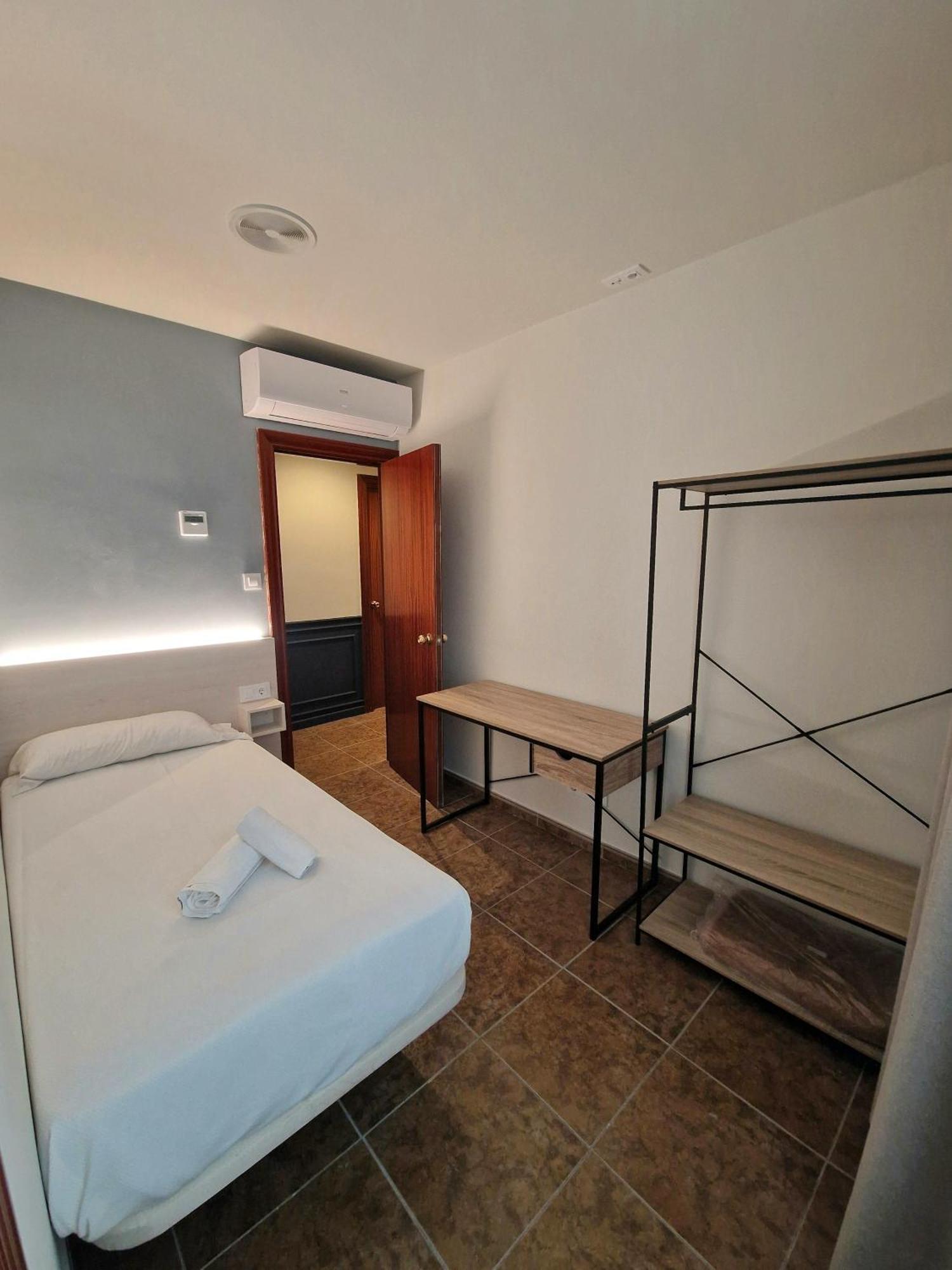 Single Room,1580160142:JPEG