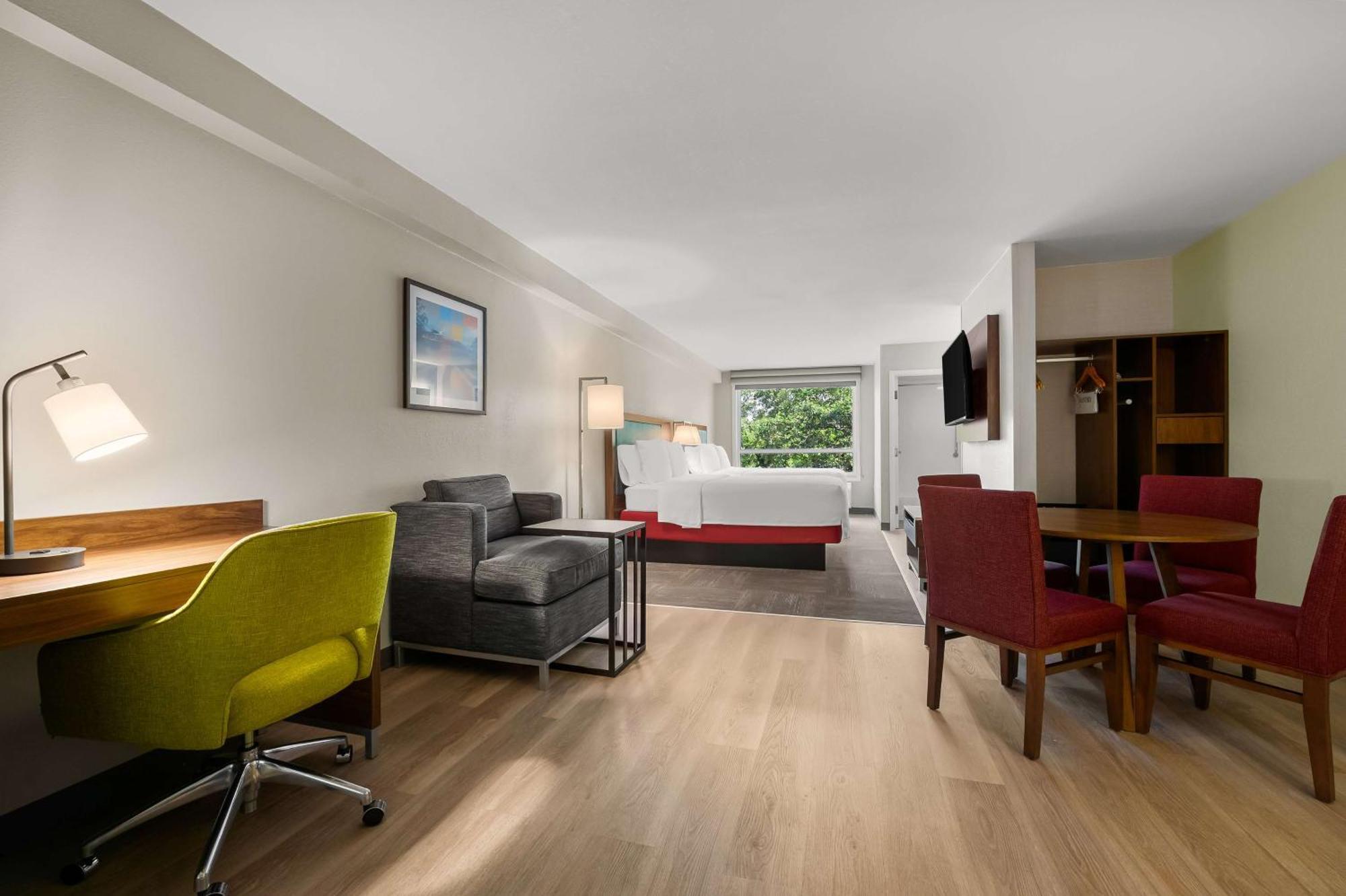 Suite with Two Queen Beds and Microwave/Fridge/Wet Bar