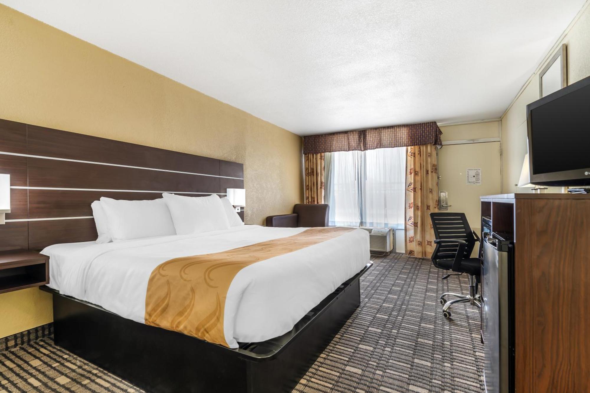 King Room - Accessible/Non-Smoking