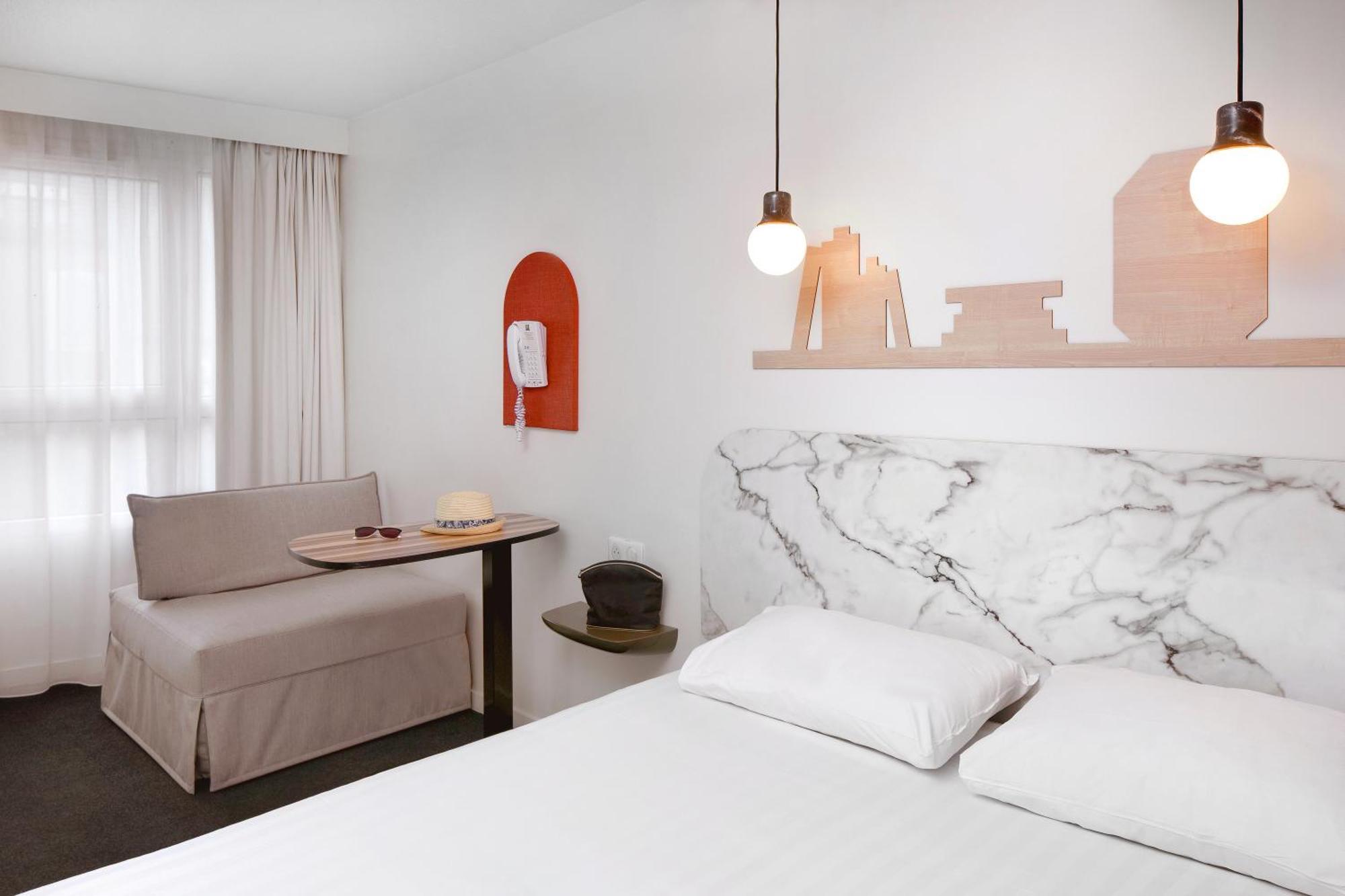 Chambre Supérieure avec 1 Lit Double et Canapé