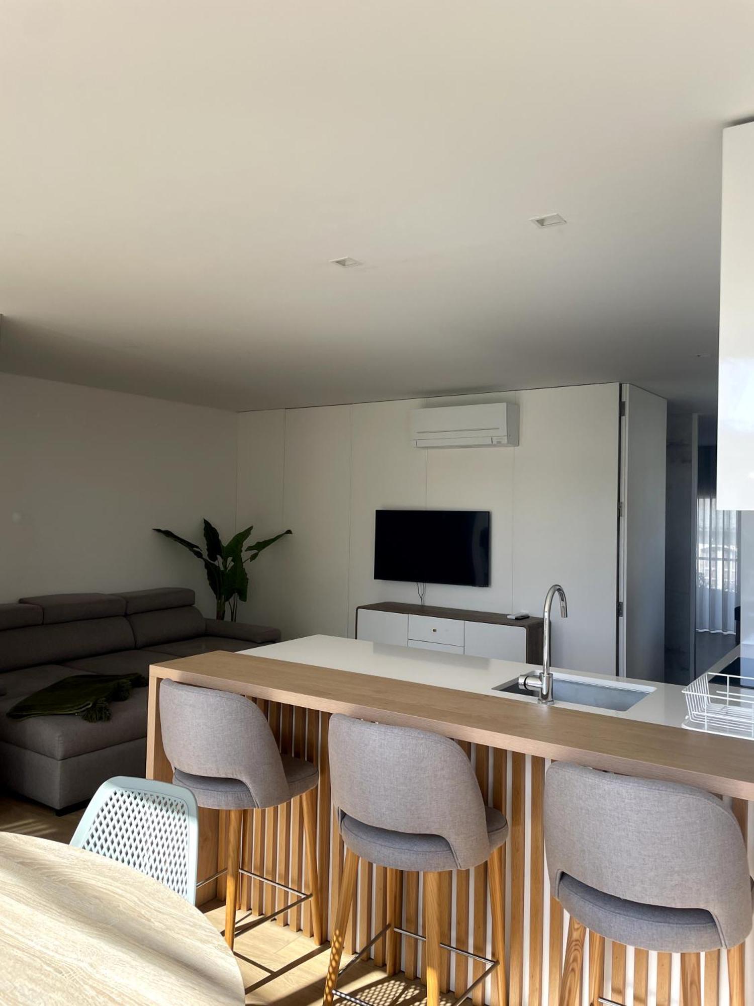 Apartamento com Varanda
