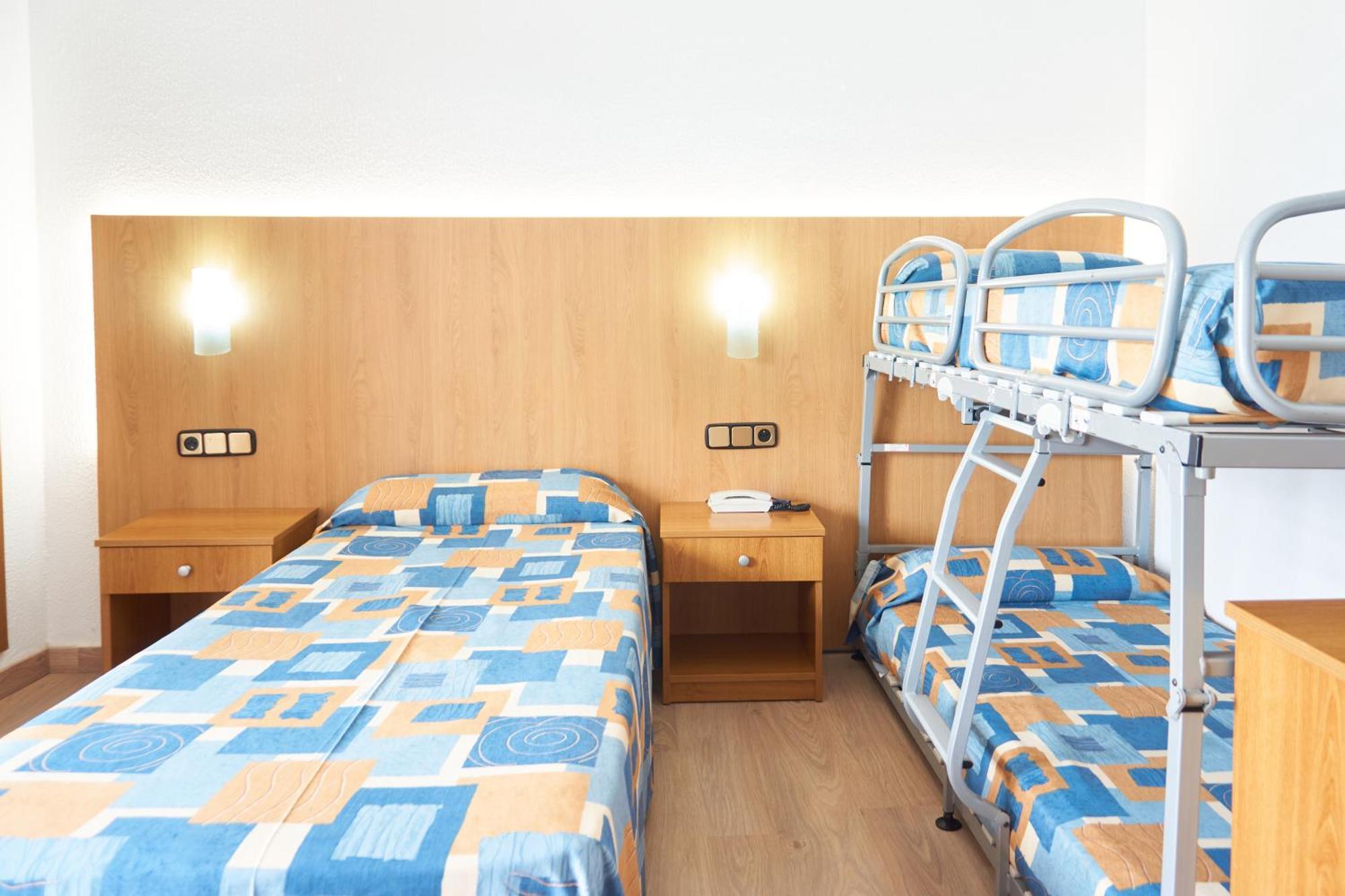 Chambre Familiale avec Salle de Bains Commune