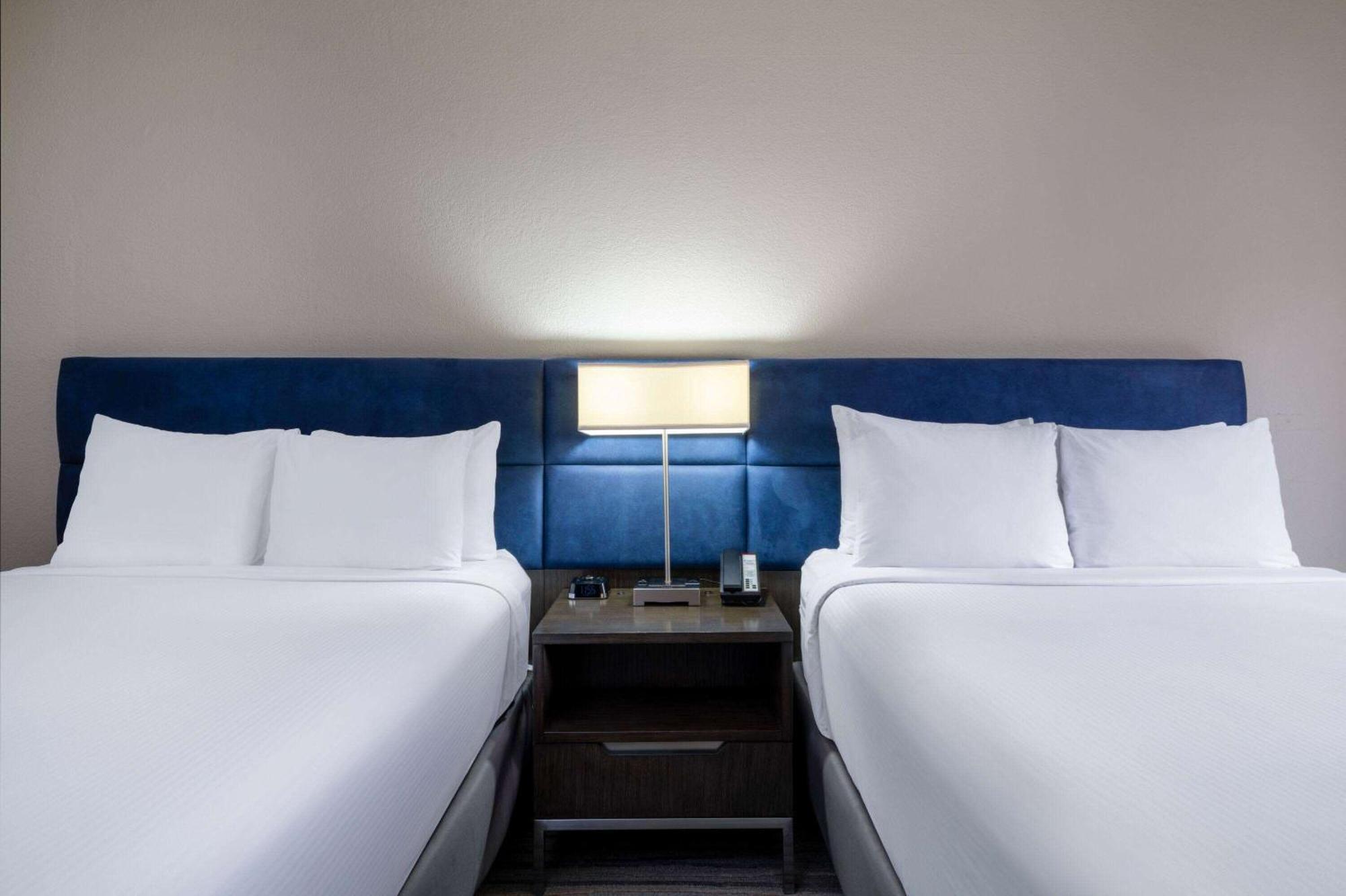 Double Room with Two Double Beds - Non-Smoking