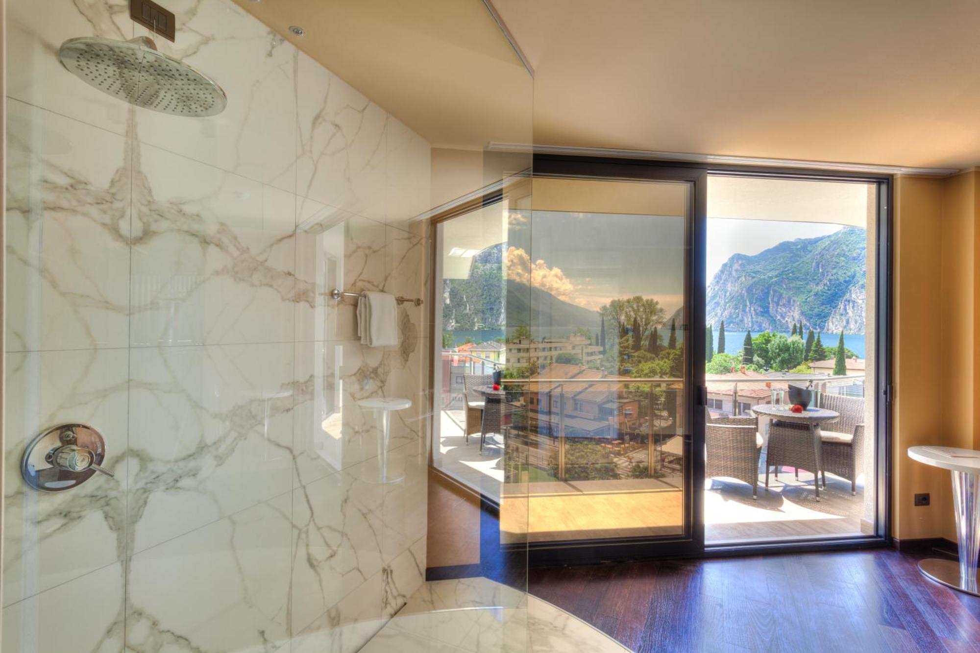 Junior Suite mit Seeblick und Balkon