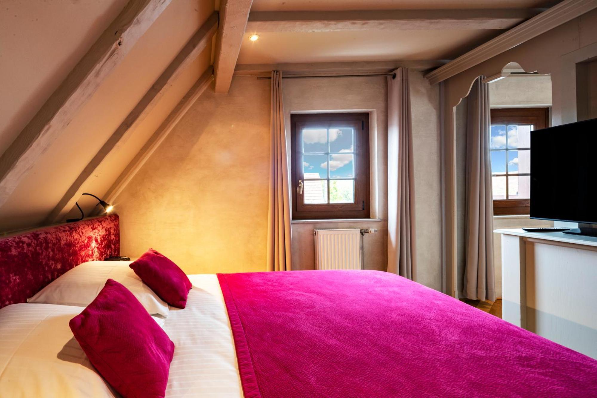 Superior Double Room Romantique,1584415404:JPEG