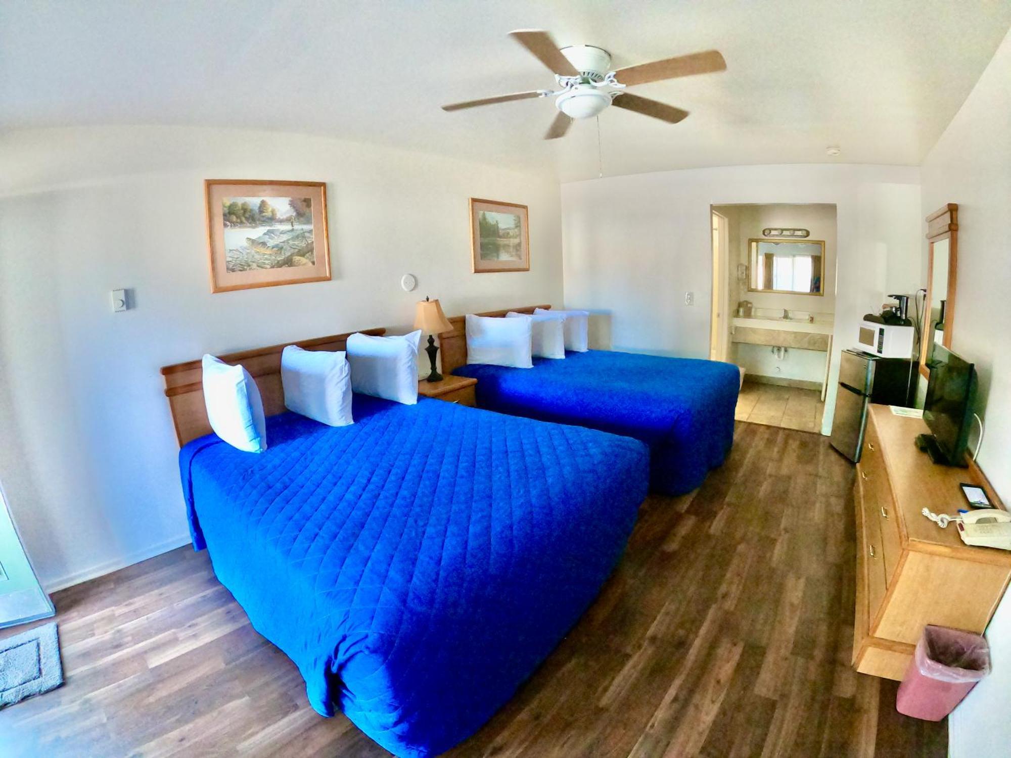 Deluxe Queen Room Two Queen Beds NOT Pet Friendly,1584568555:JPEG