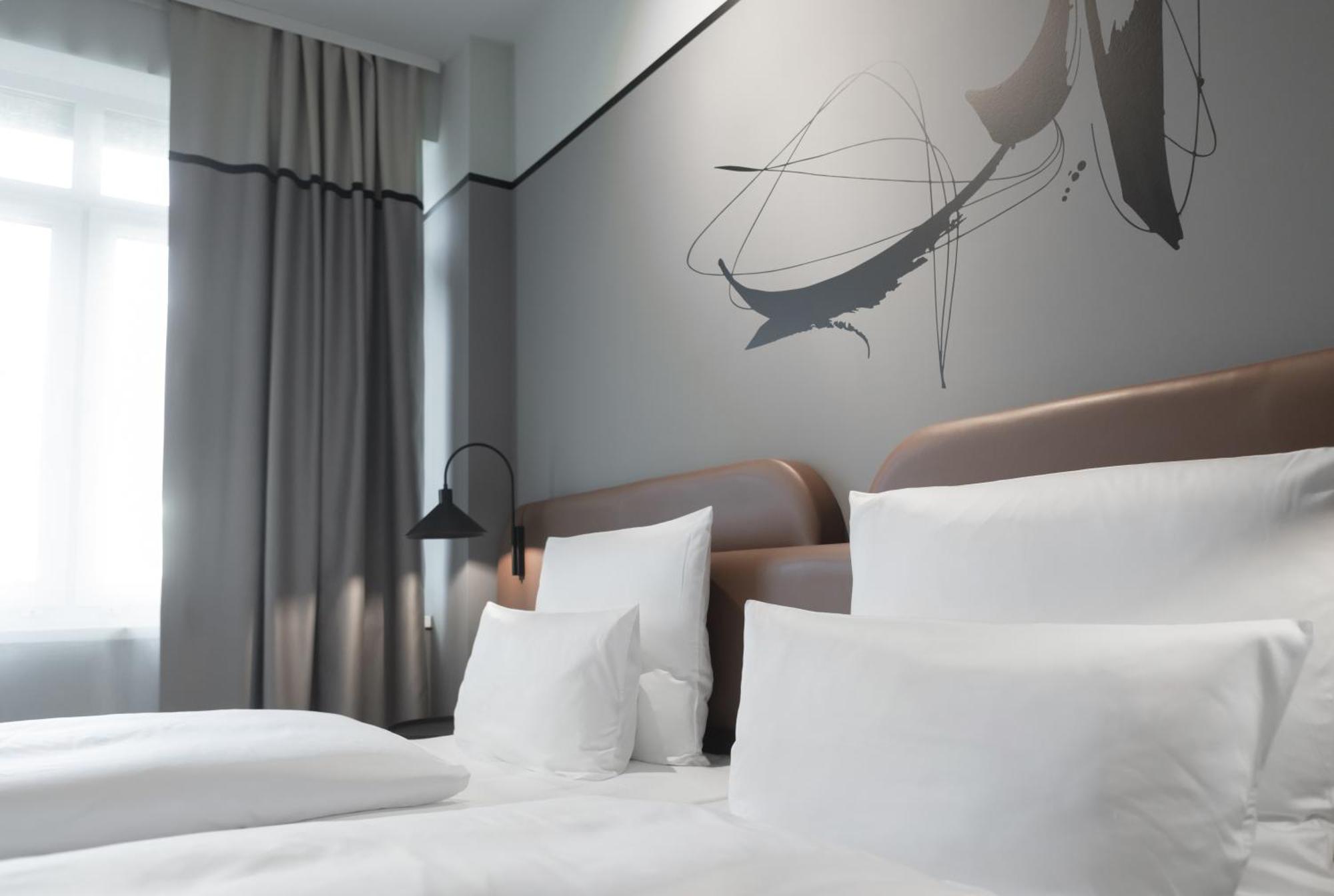 Business Triple Twin Room