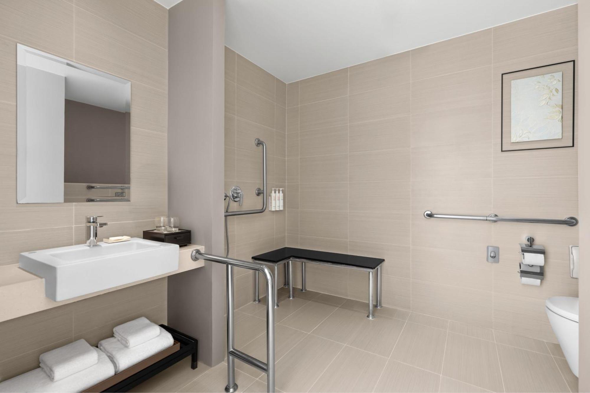 Royal Suite - 2 Bedroom - High Floor - Club Lounge Access - Mountain View