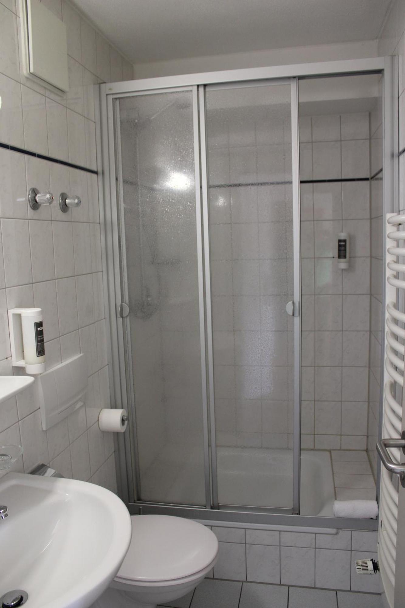 Standard Single Room,1585525542:JPEG