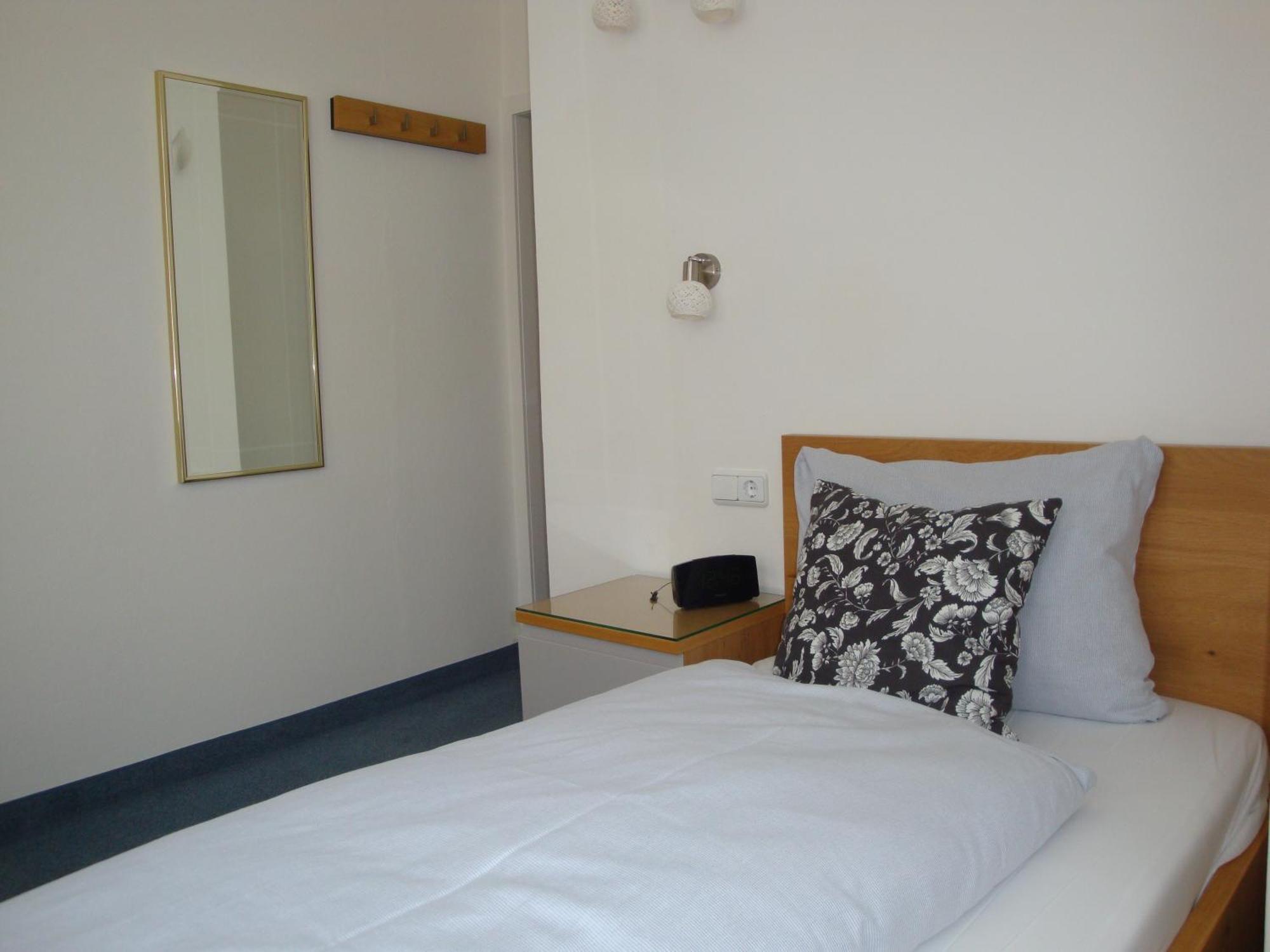 Single Room,1654248772:JPEG