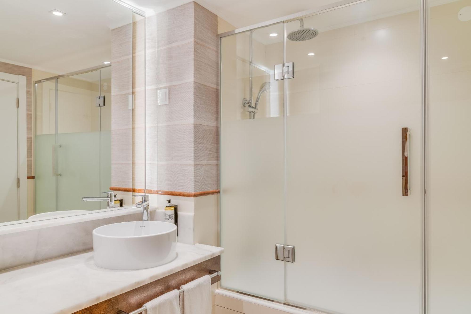Quarto Duplo ou Twin com Vista Mar (2 Adultos + 1 Criança)