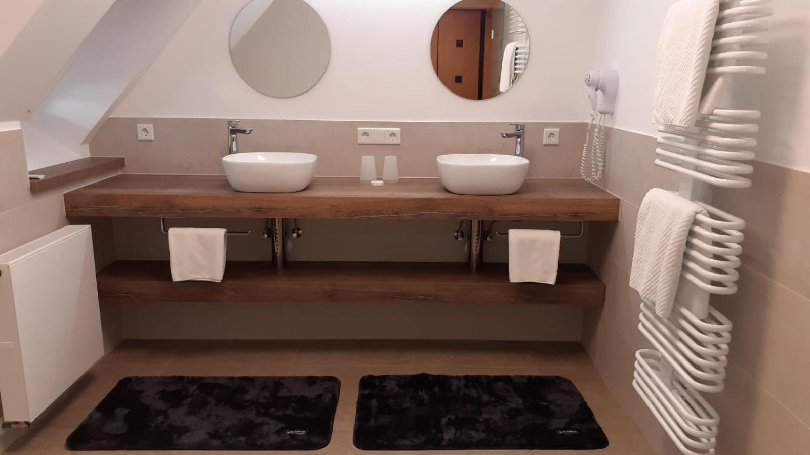 Apartment mit 2 Schlafzimmern und Balkon