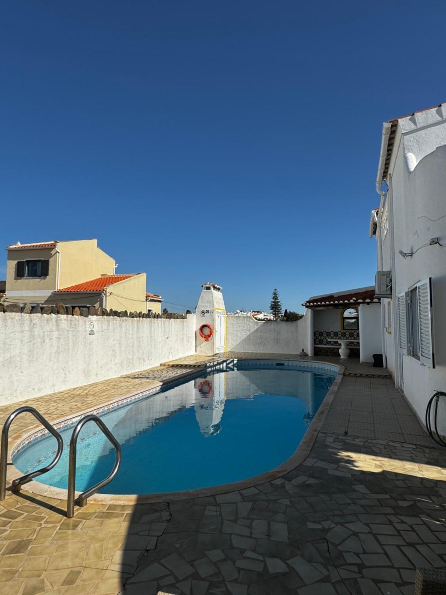 Quarto Duplo com Vista Piscina