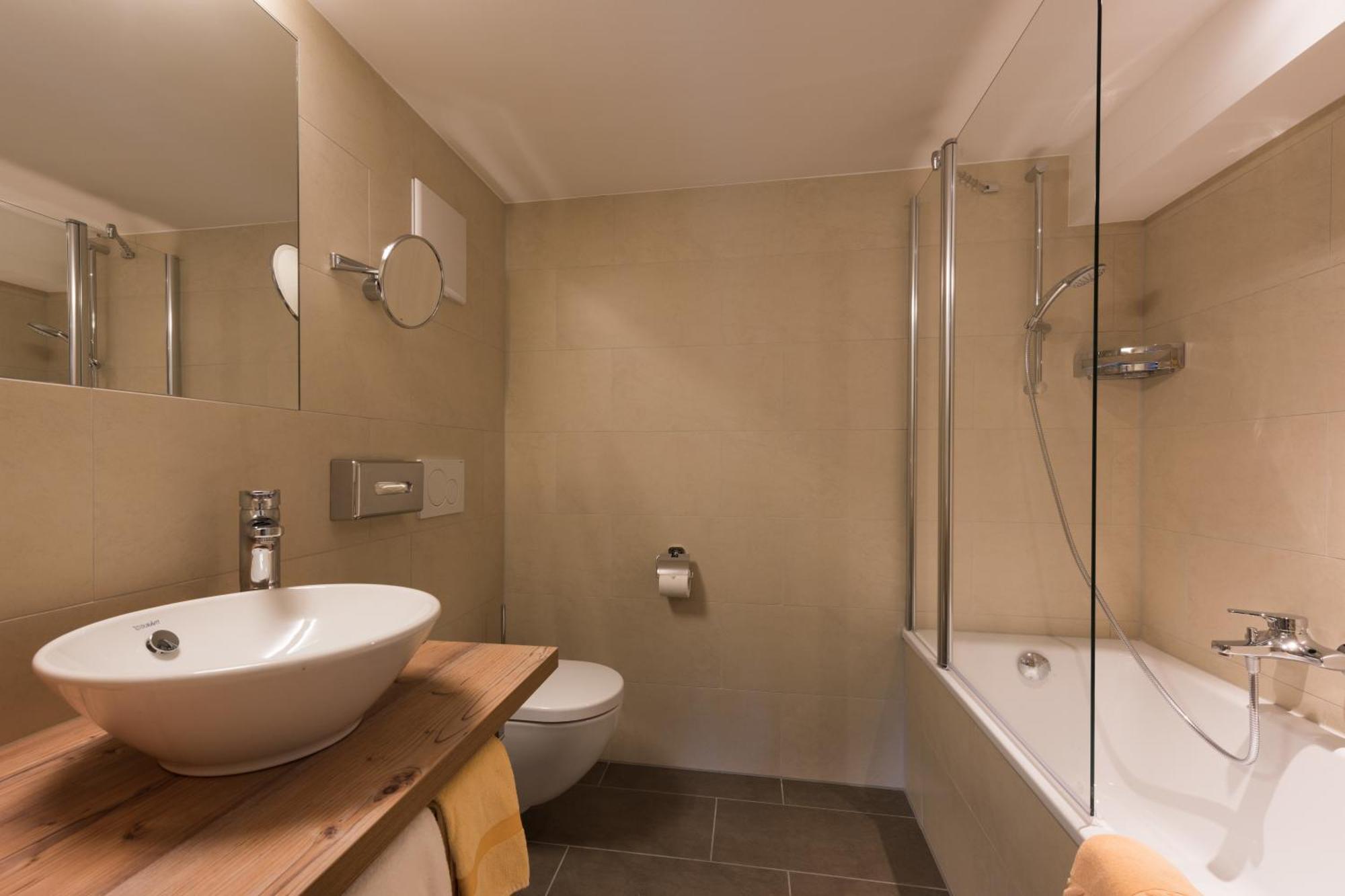 Chambre Double avec 2 Lits d'Appoint