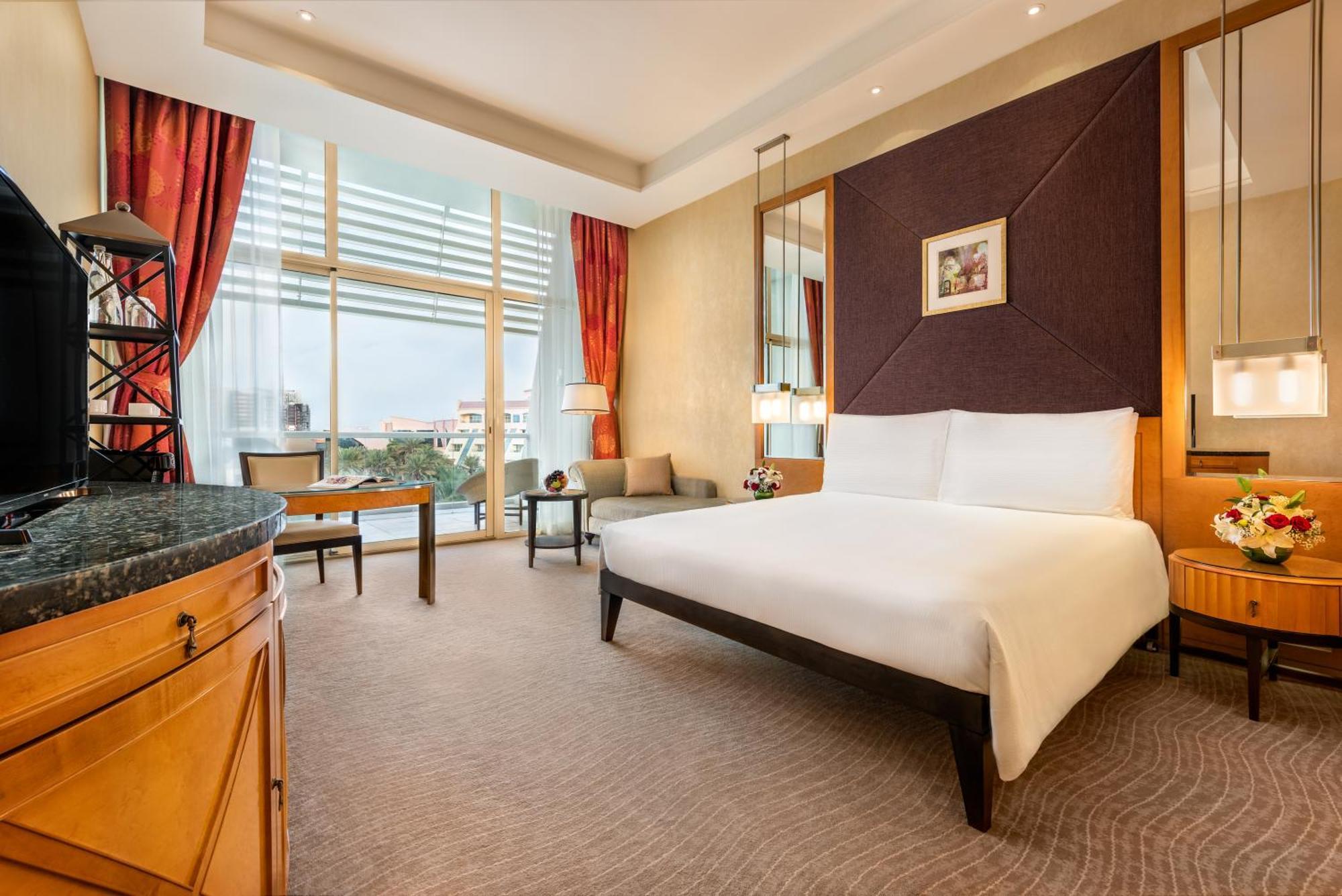Deluxe Gulf View Room King– Free daily shuttle bus to Yas attractions, Yas Mall and Grand Mosque,1398900455:JPEG