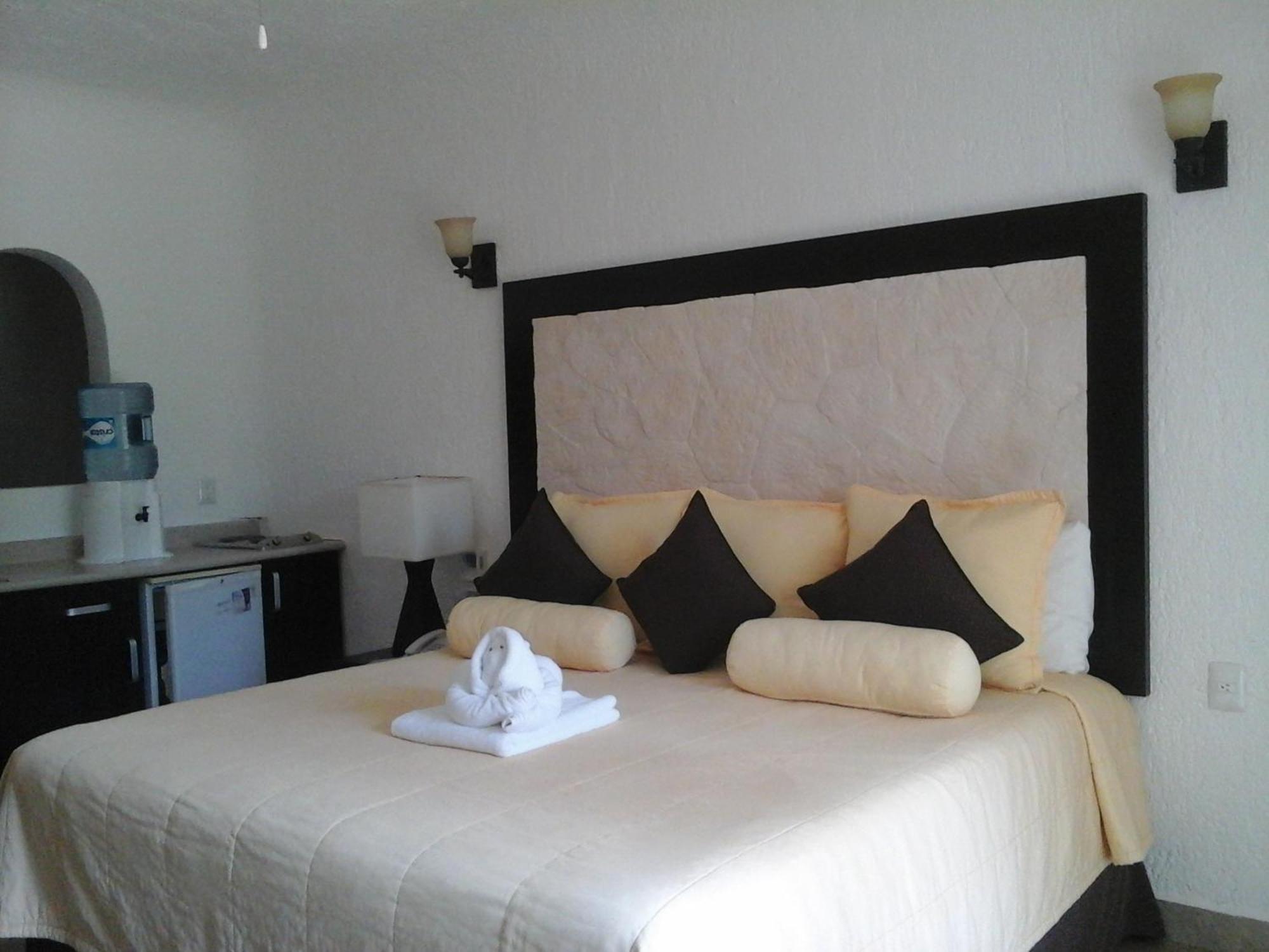 King Room Beachfront,1588093004:JPEG