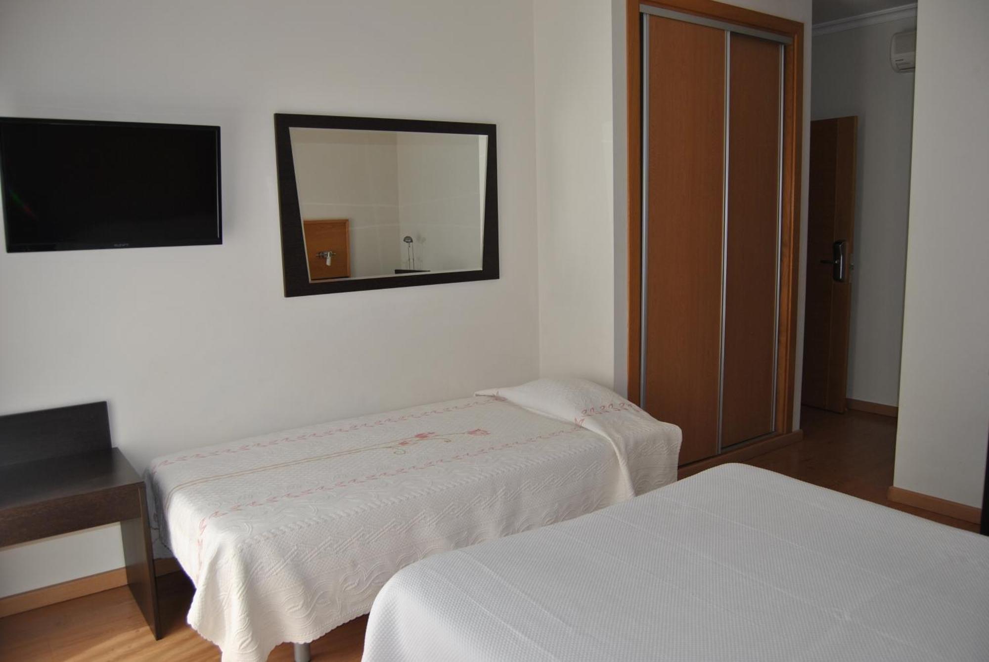 Double Room with Extra Bed (3 Adults),1588141344:JPEG