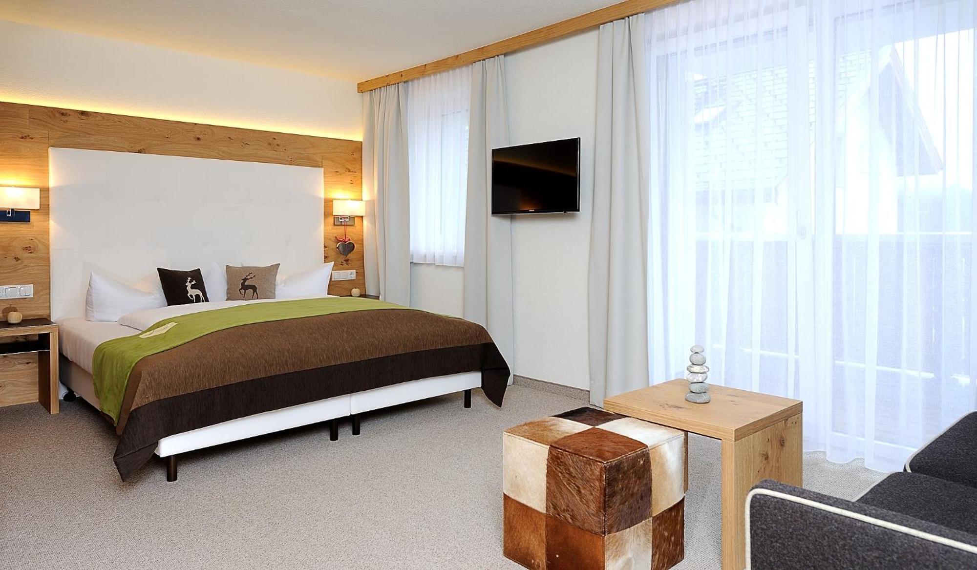 Superior Double Room with Balcony,1589420475:JPEG