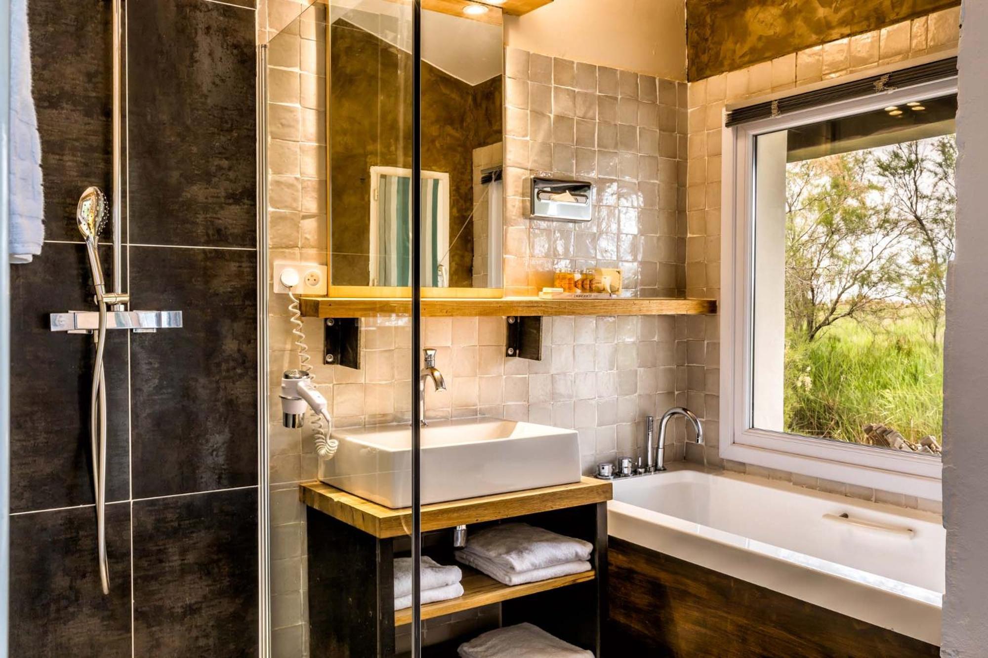 Chambre Double avec Baignoire - Massouscles