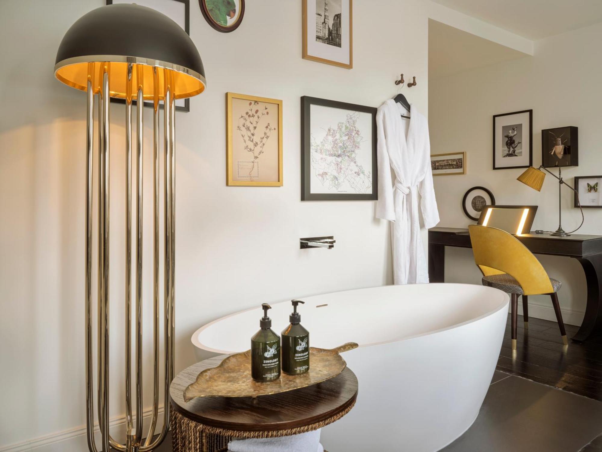 Suite Nikolai