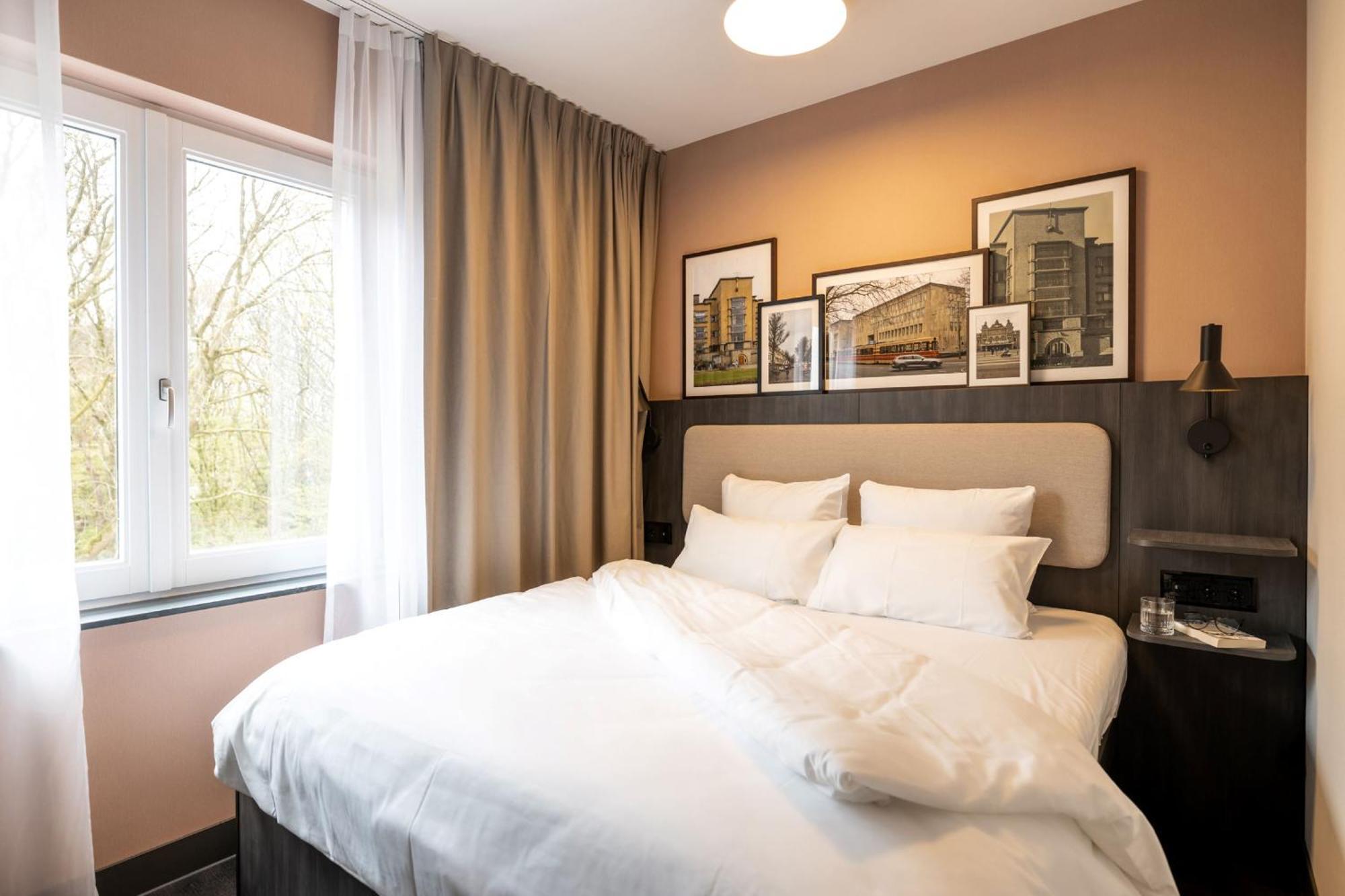 One-Bedroom Apartment with Balcony